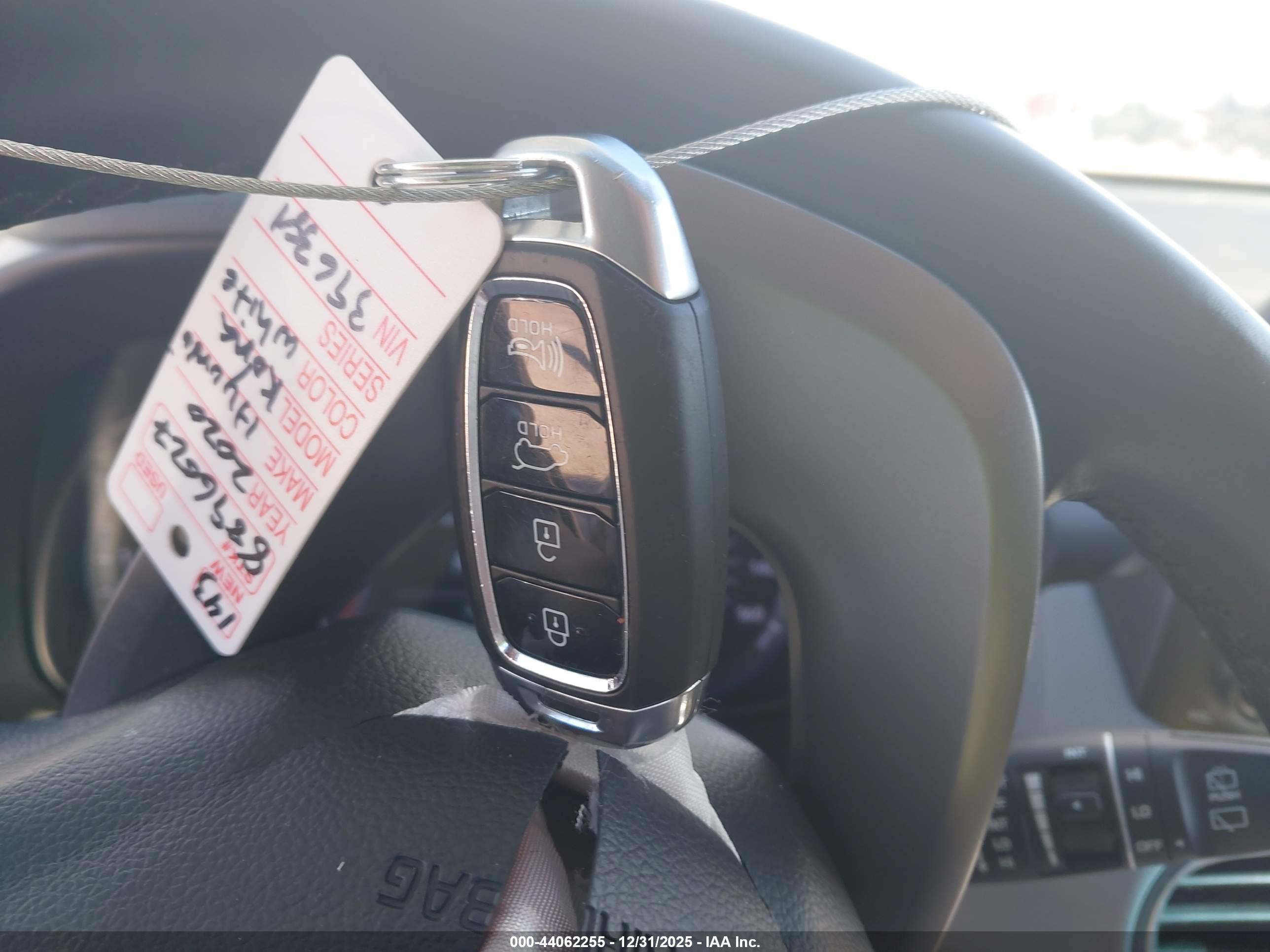 HYUNDAI KONA image 11