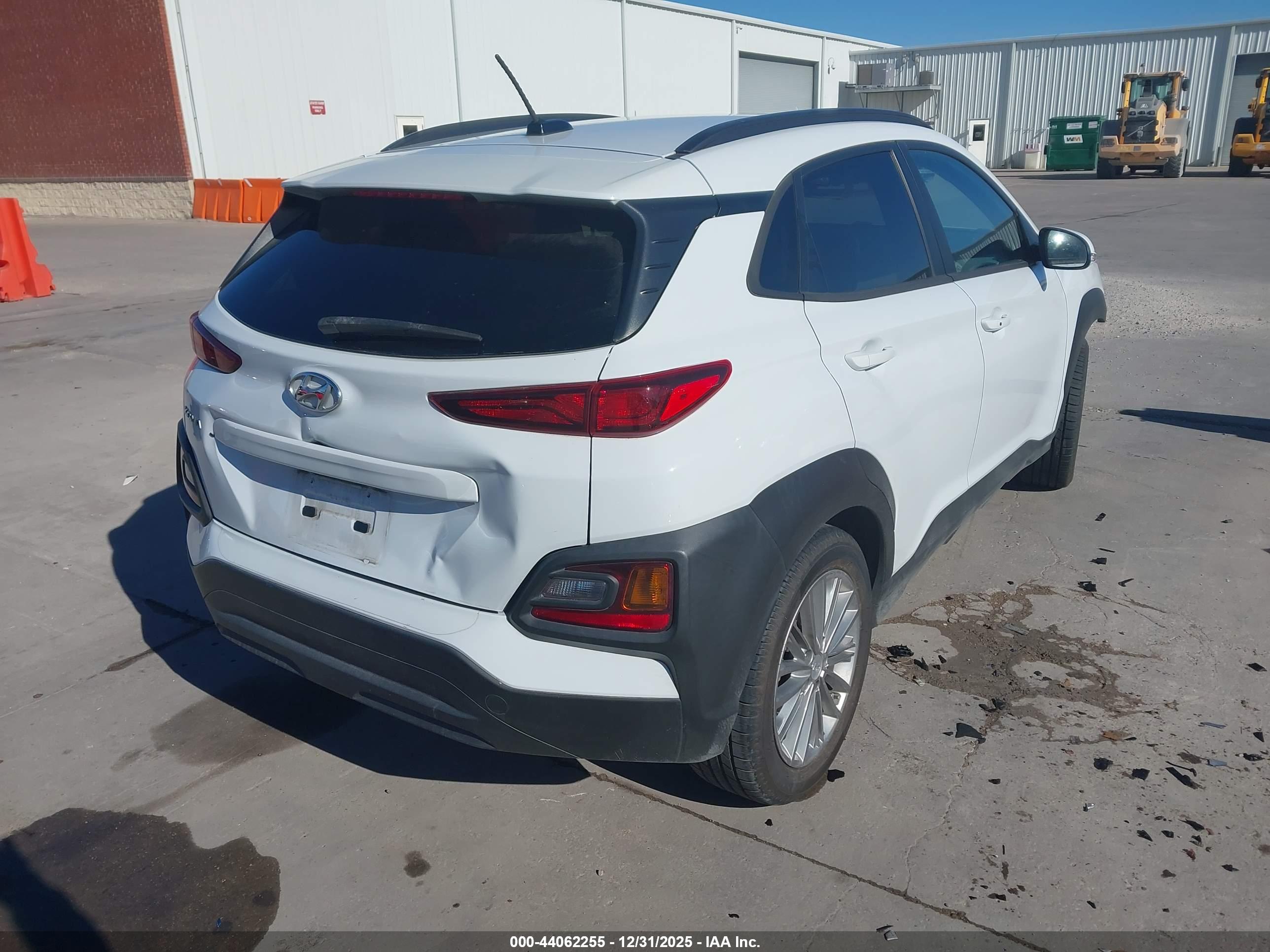 HYUNDAI KONA image 4