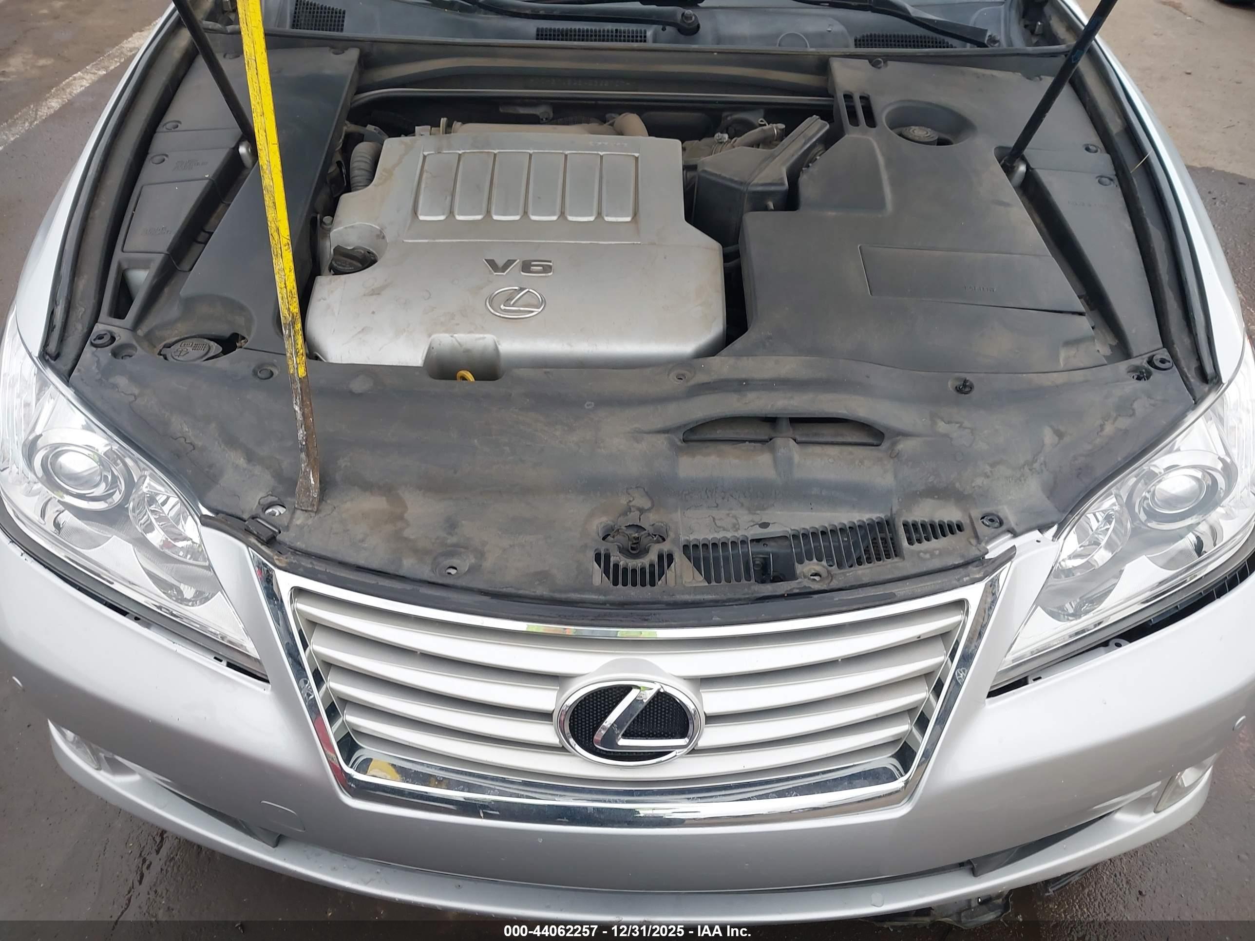 LEXUS ES image 10