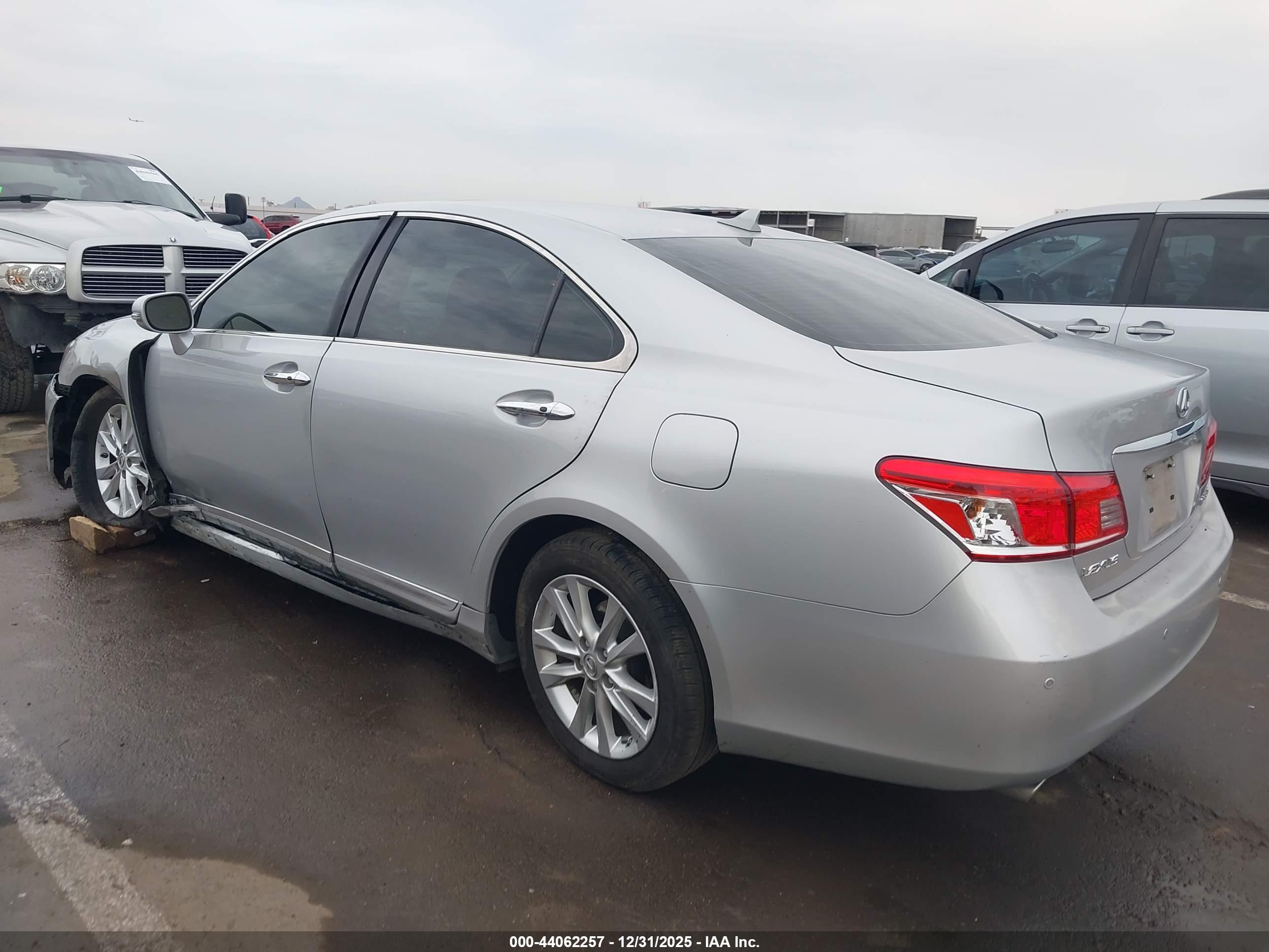 LEXUS ES image 3