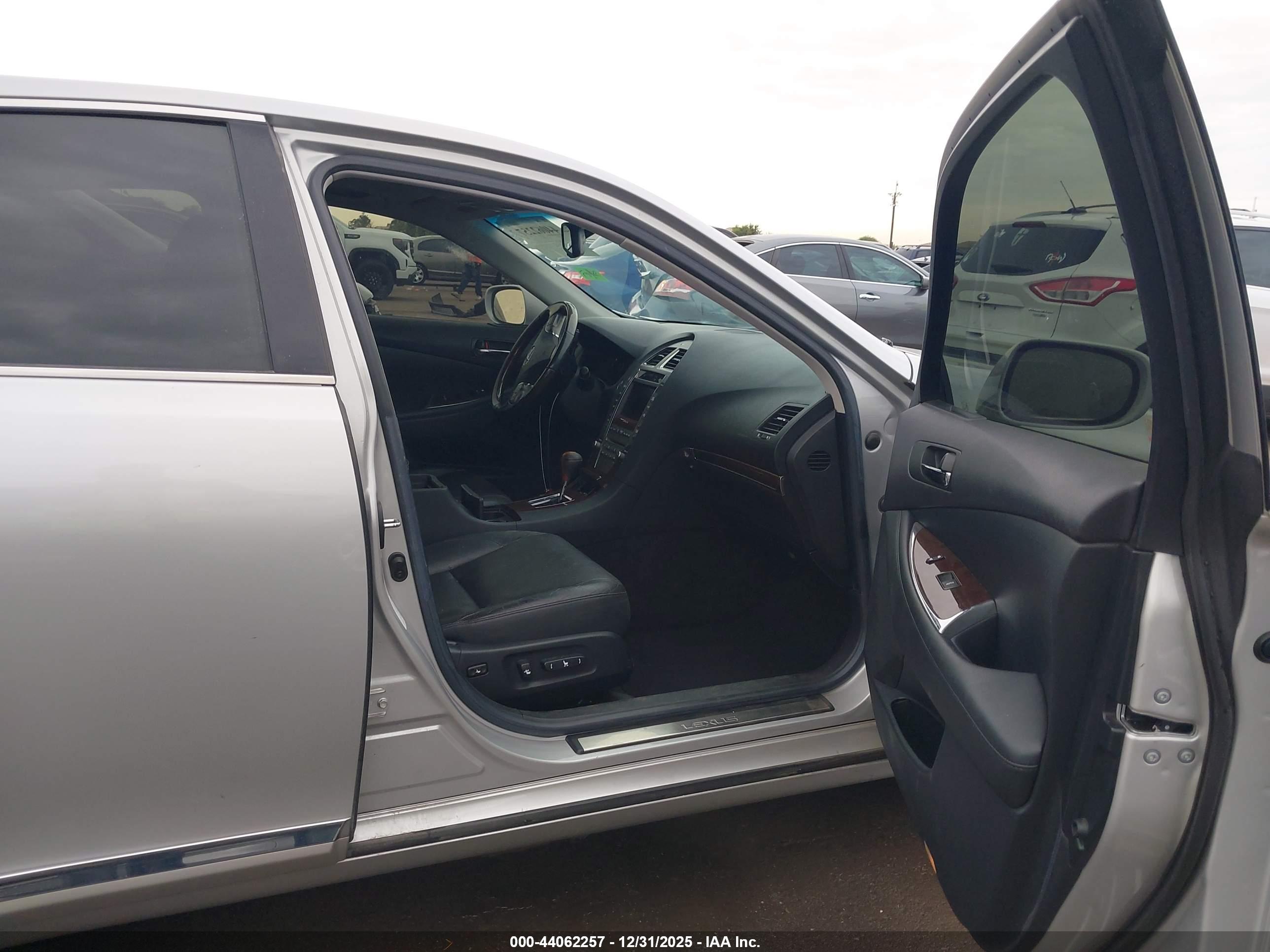 LEXUS ES image 5