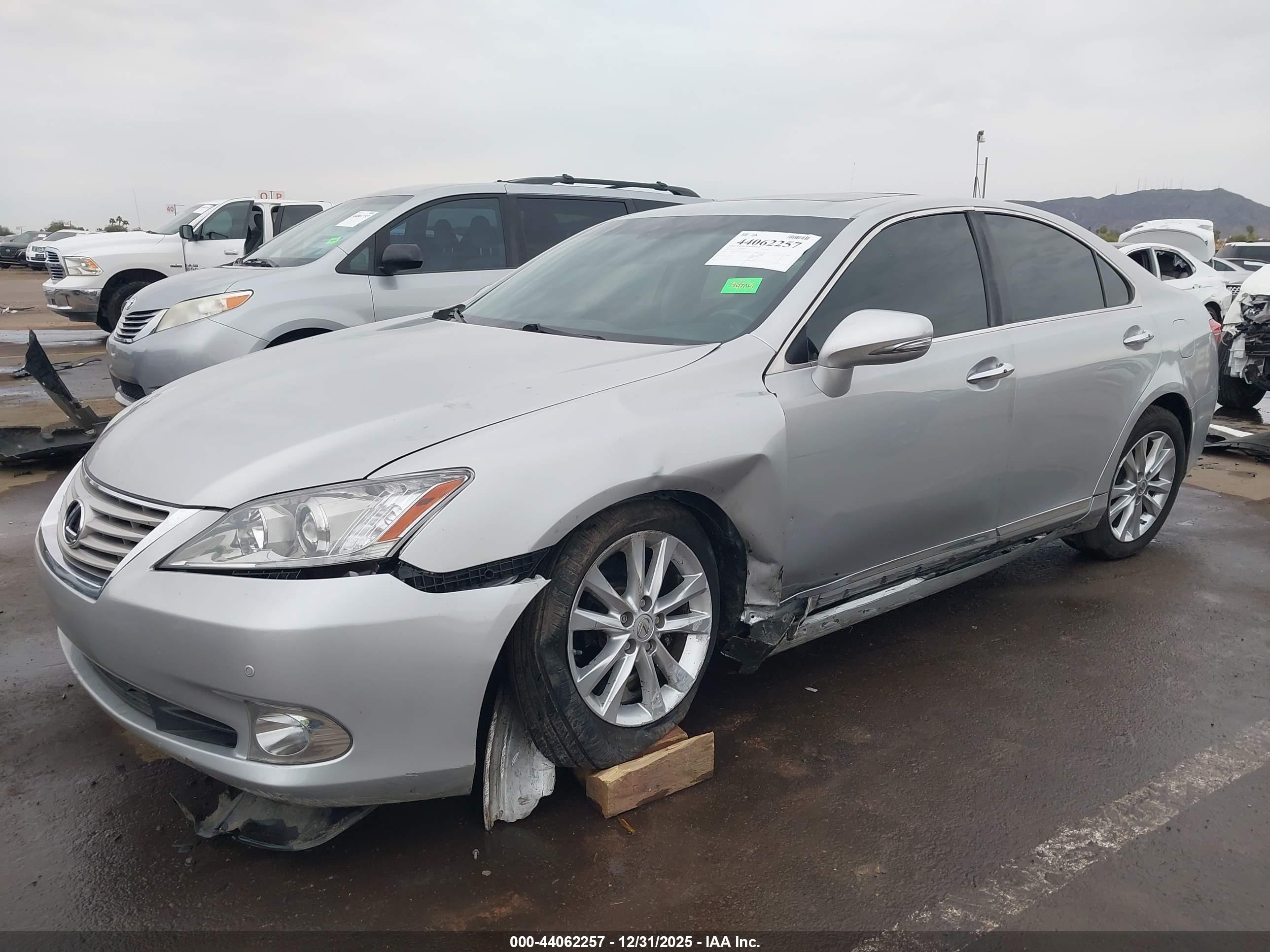 LEXUS ES image 6