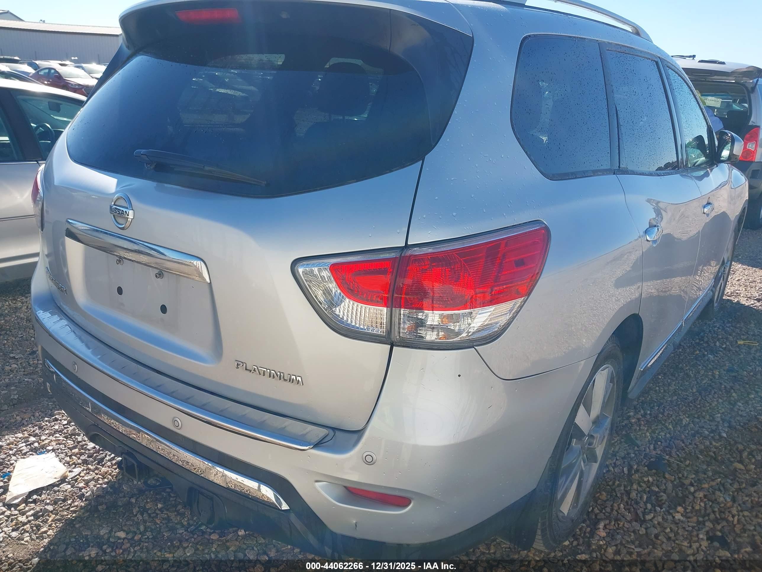 NISSAN PATHFINDER image 4