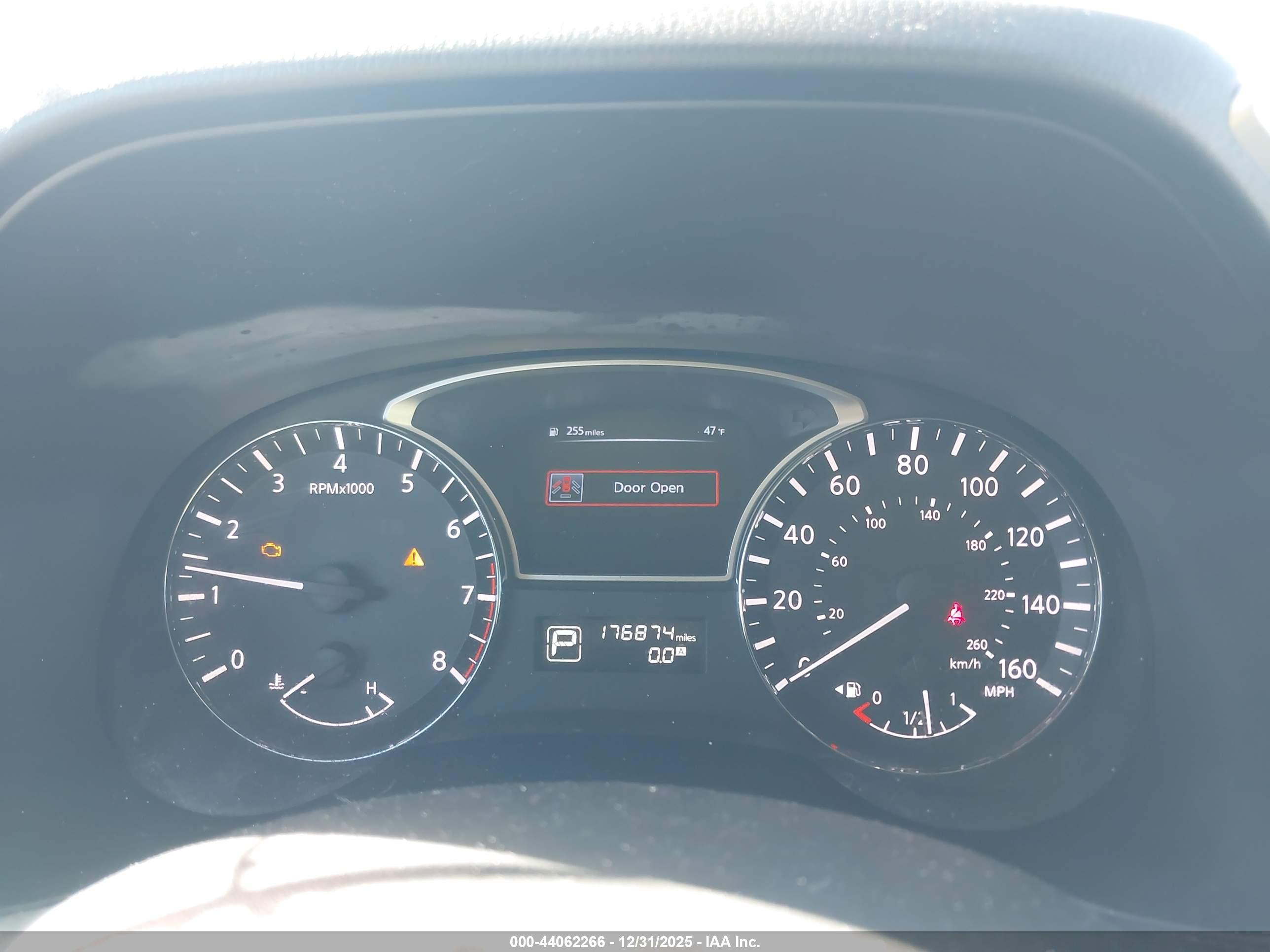 NISSAN PATHFINDER image 7