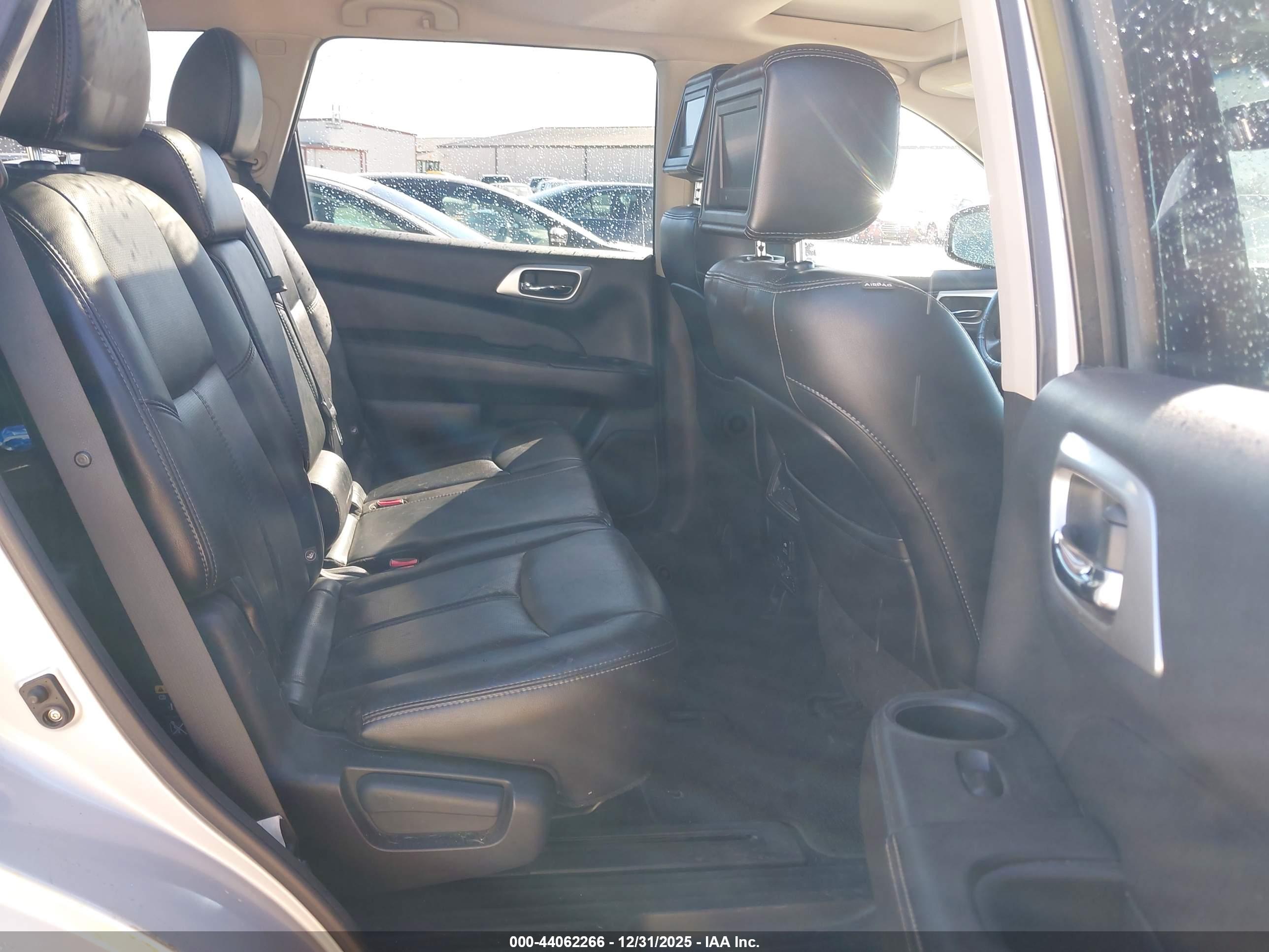 NISSAN PATHFINDER image 8