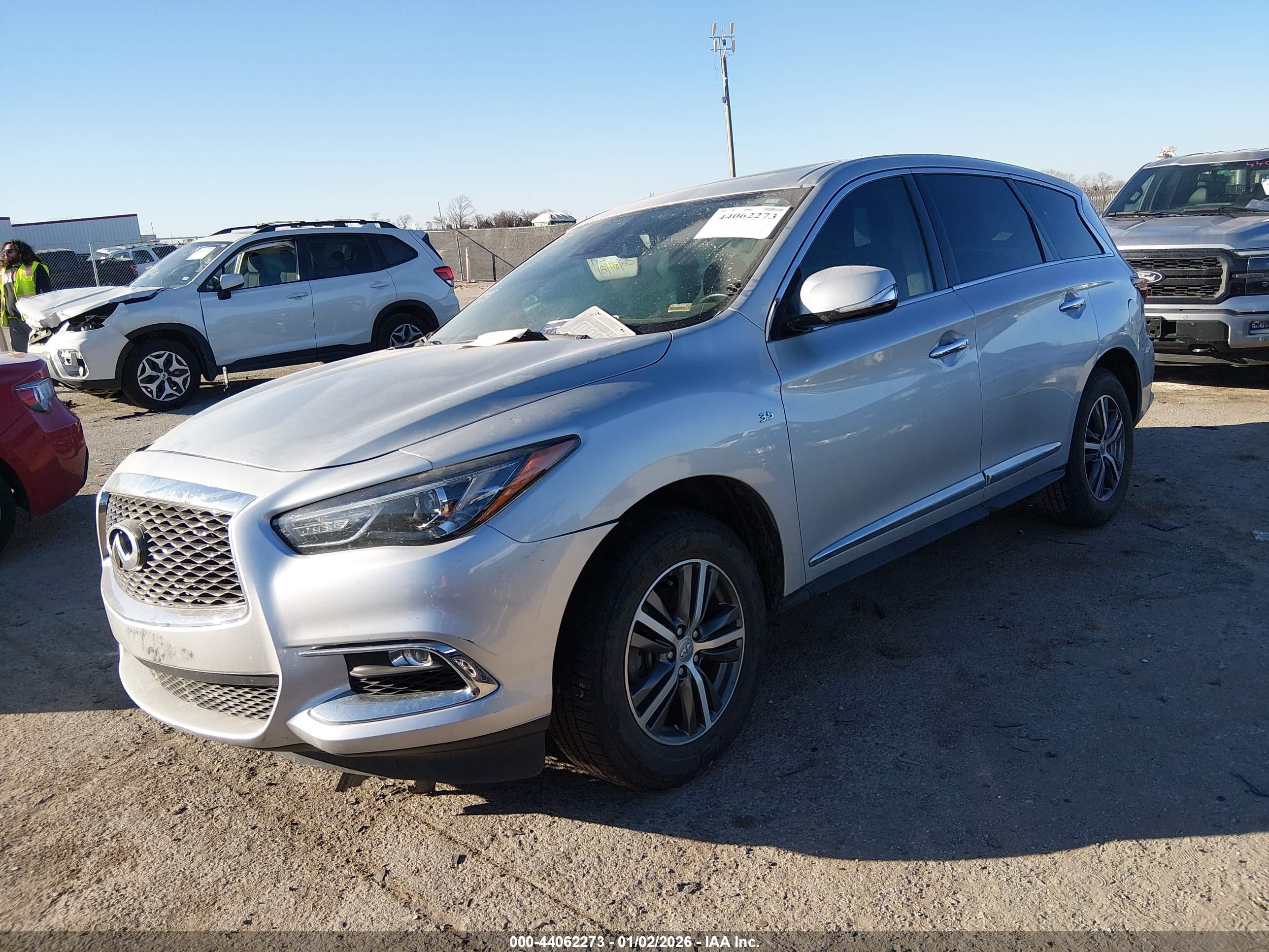 INFINITI QX60 image 2