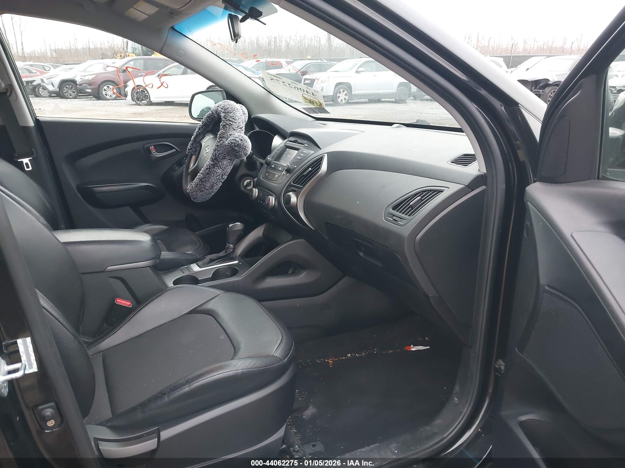 HYUNDAI TUCSON image 5