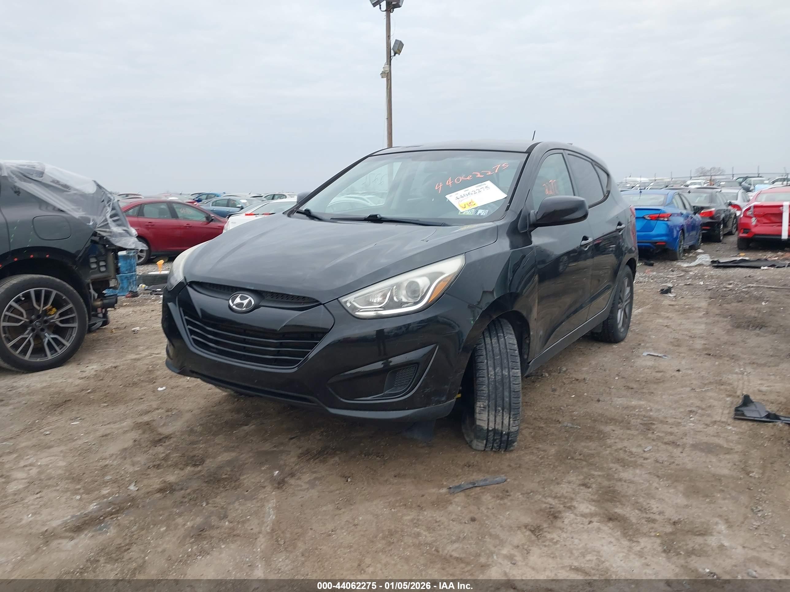 HYUNDAI TUCSON image 6