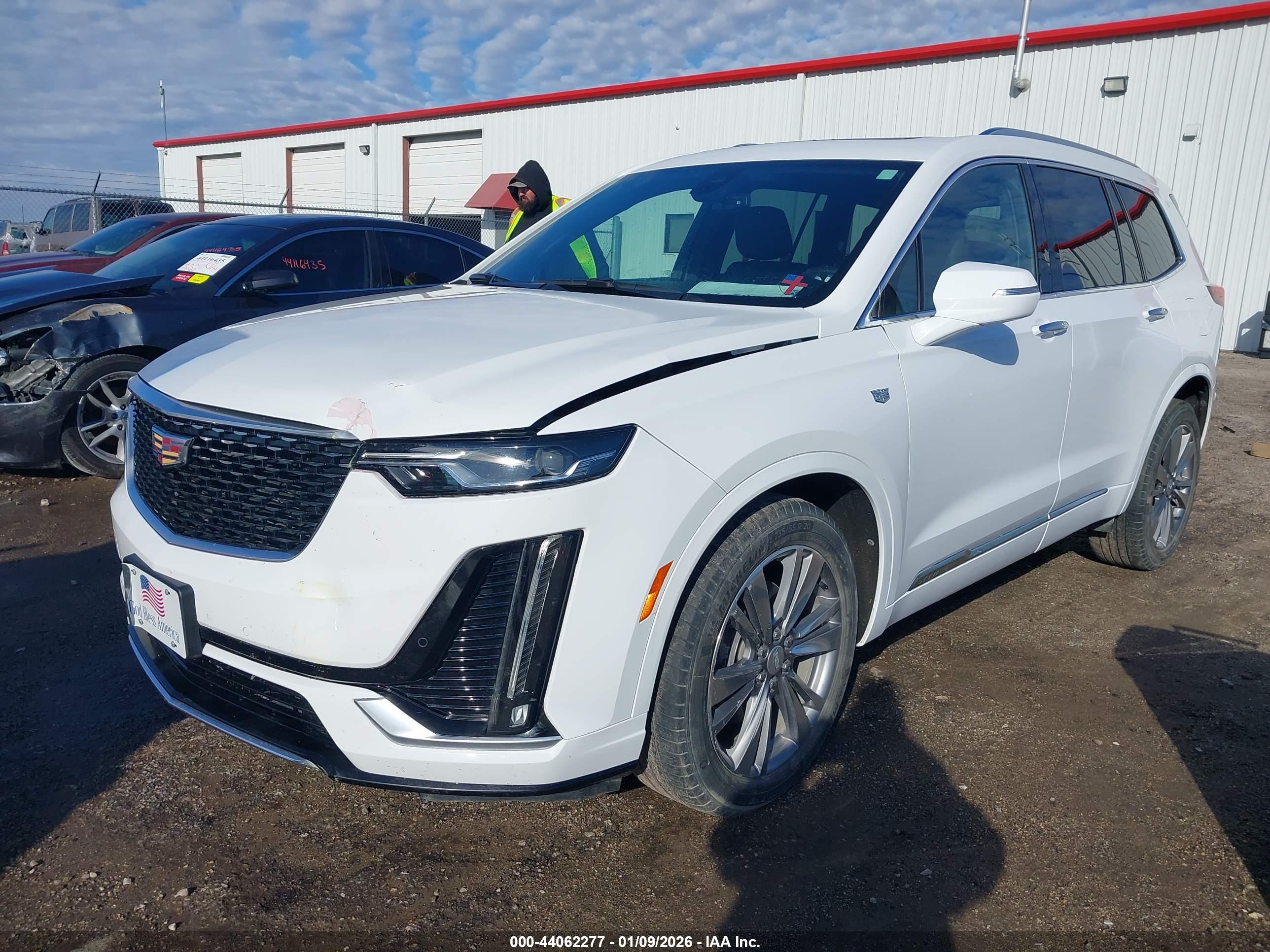 CADILLAC XT6 image 2