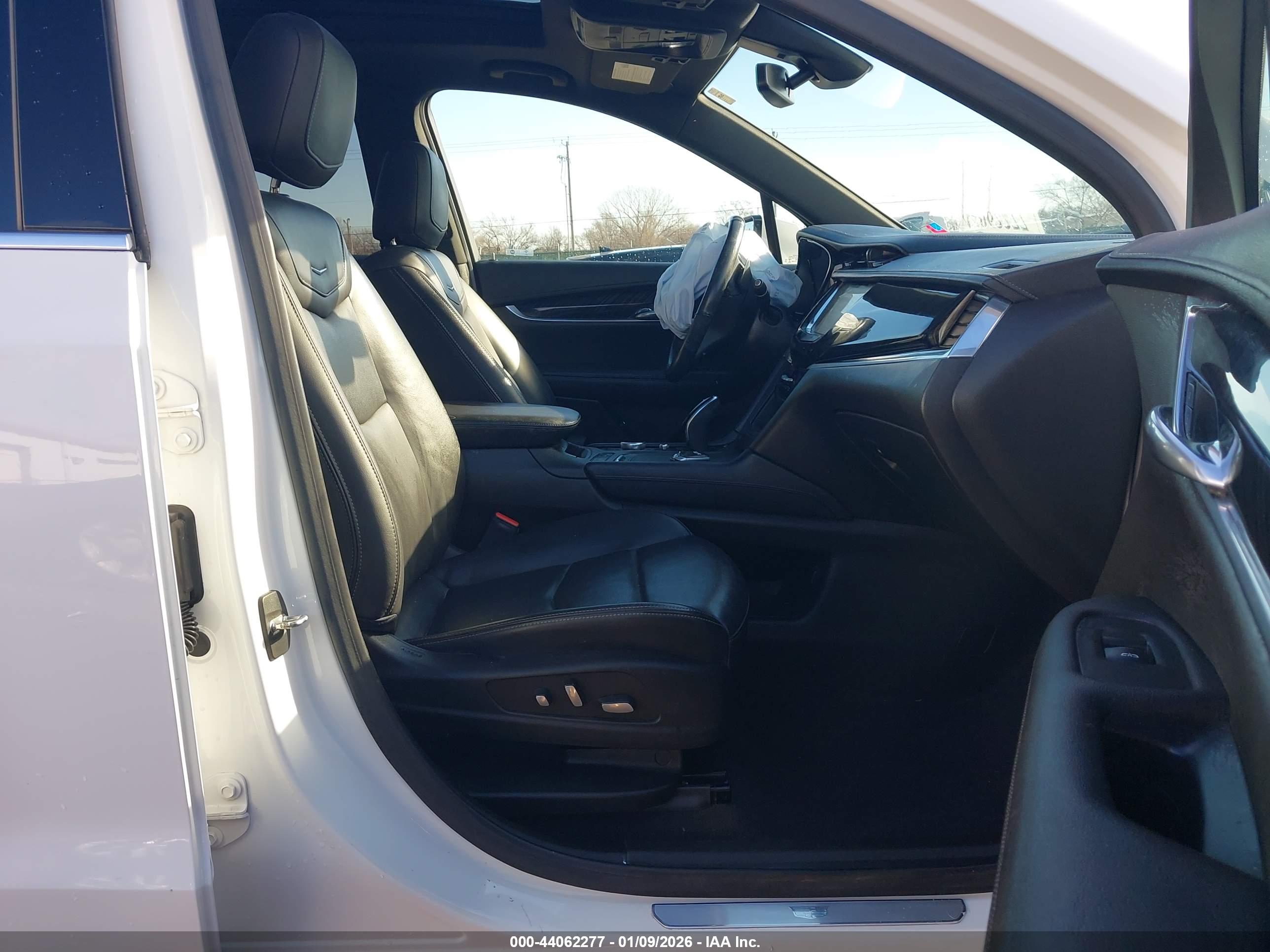 CADILLAC XT6 image 5
