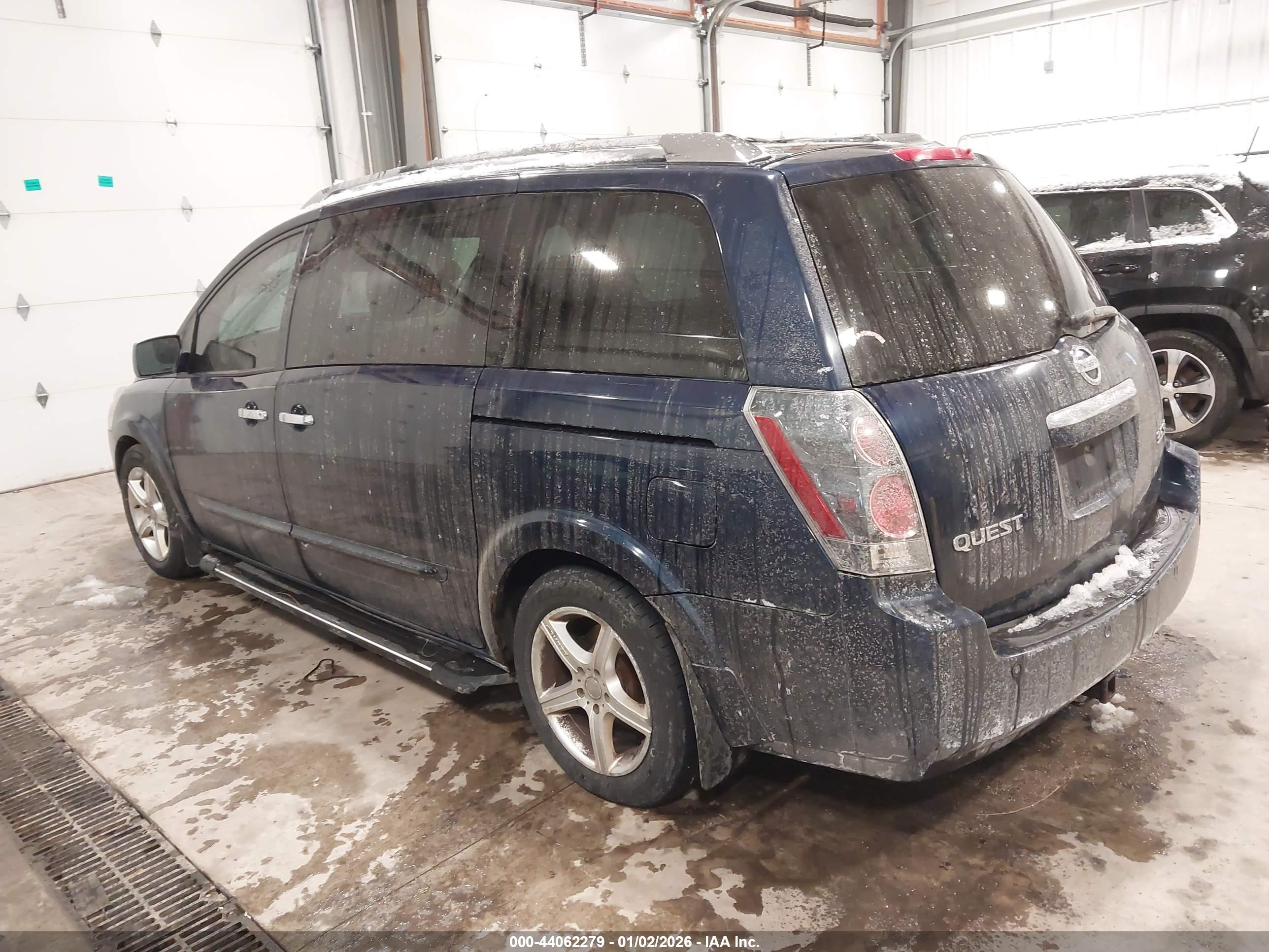 NISSAN QUEST image 3
