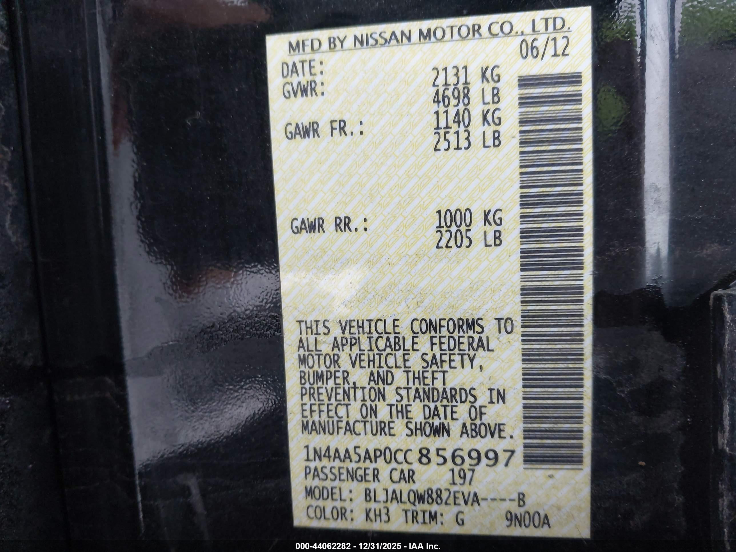 NISSAN MAXIMA image 9