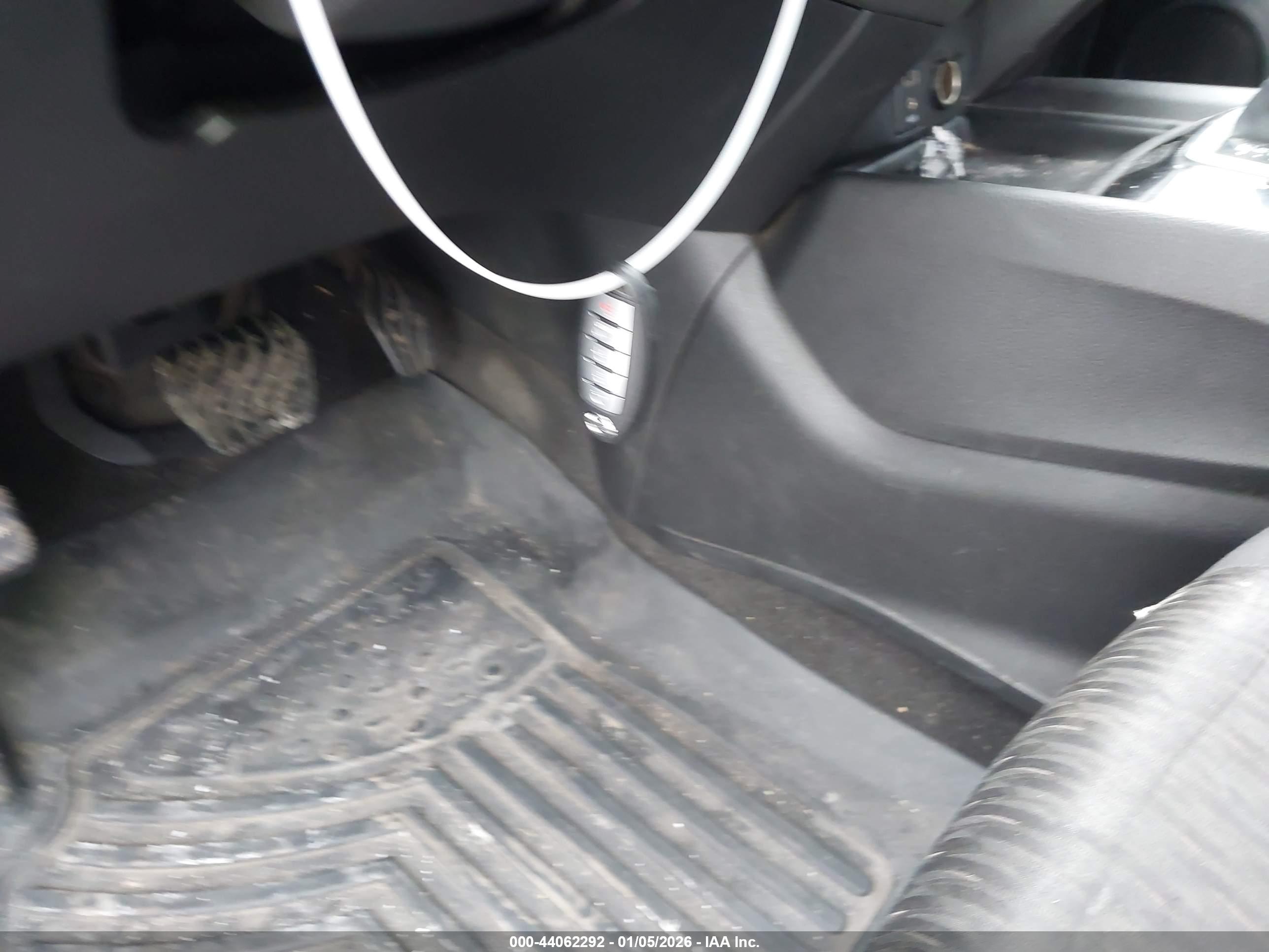 NISSAN ROGUE image 11