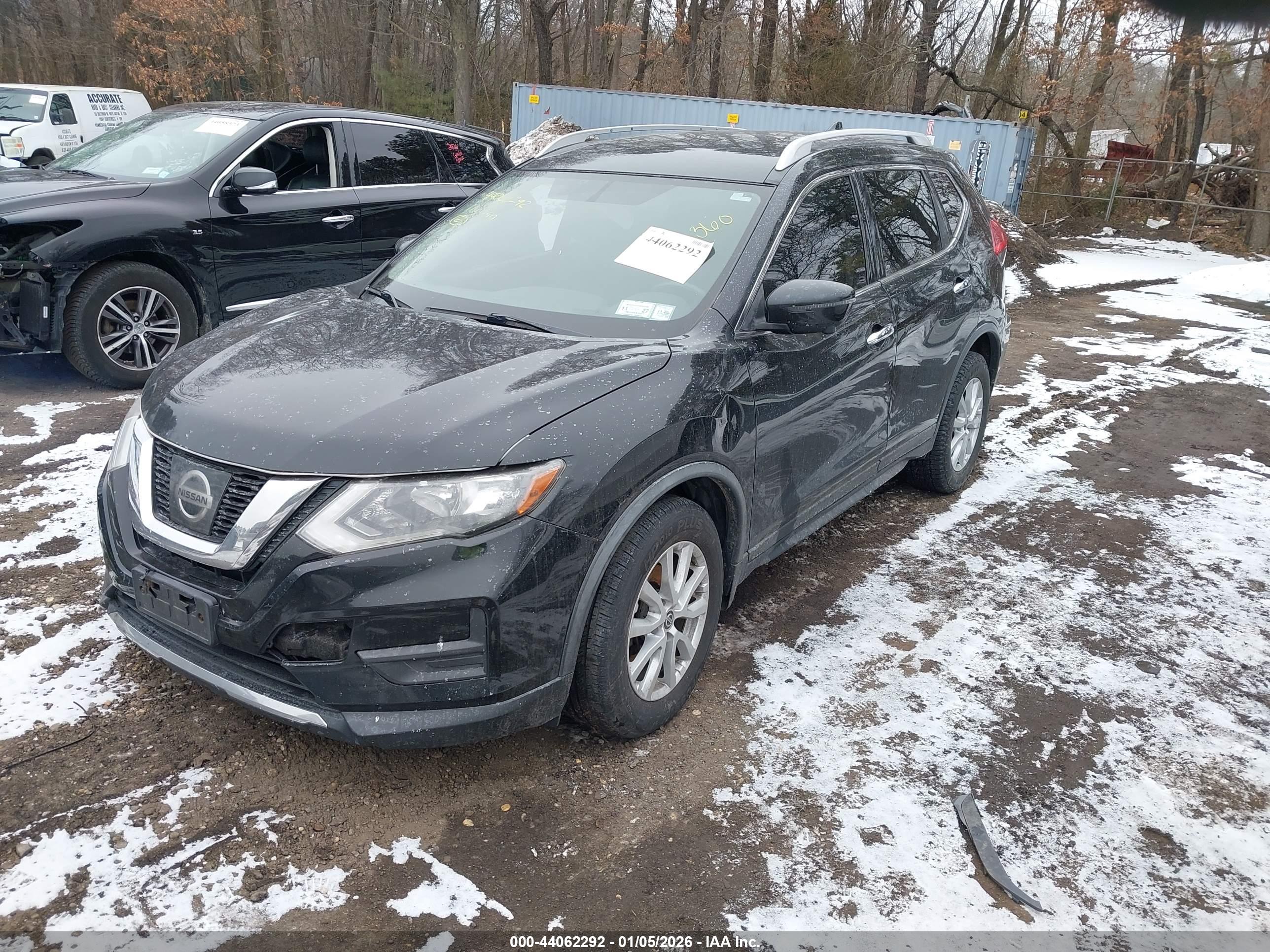 NISSAN ROGUE image 2