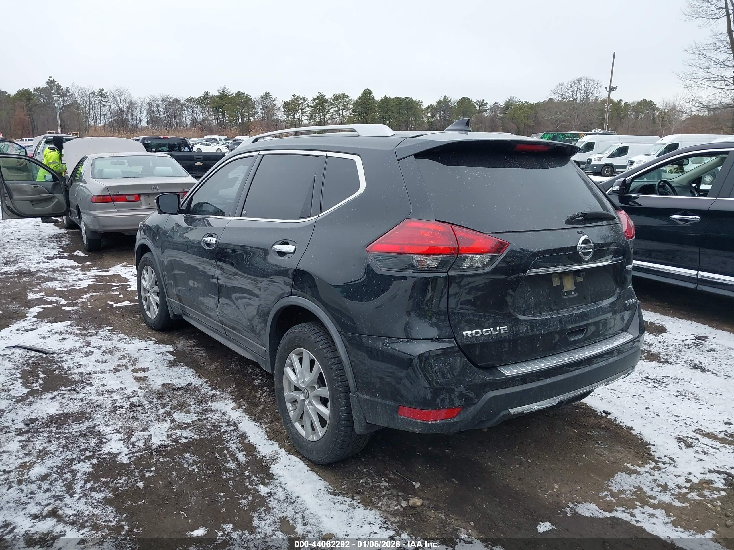 NISSAN ROGUE image 3
