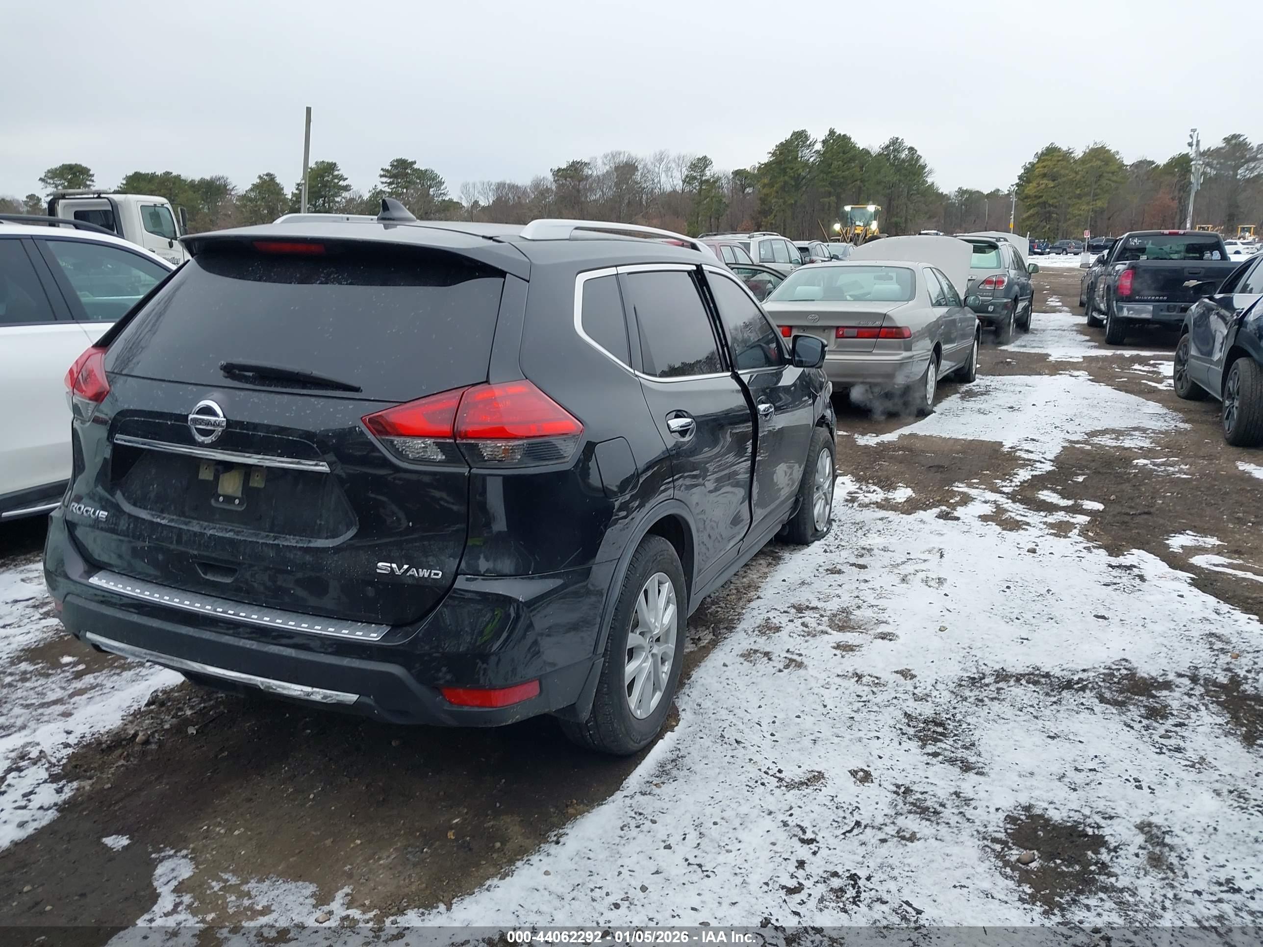 NISSAN ROGUE image 4
