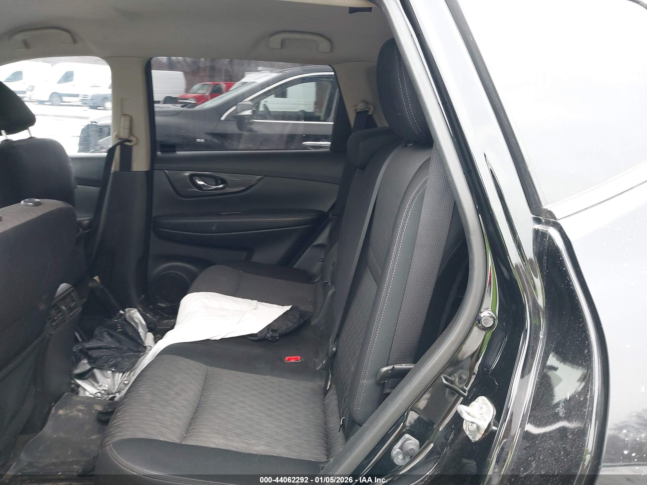 NISSAN ROGUE image 8