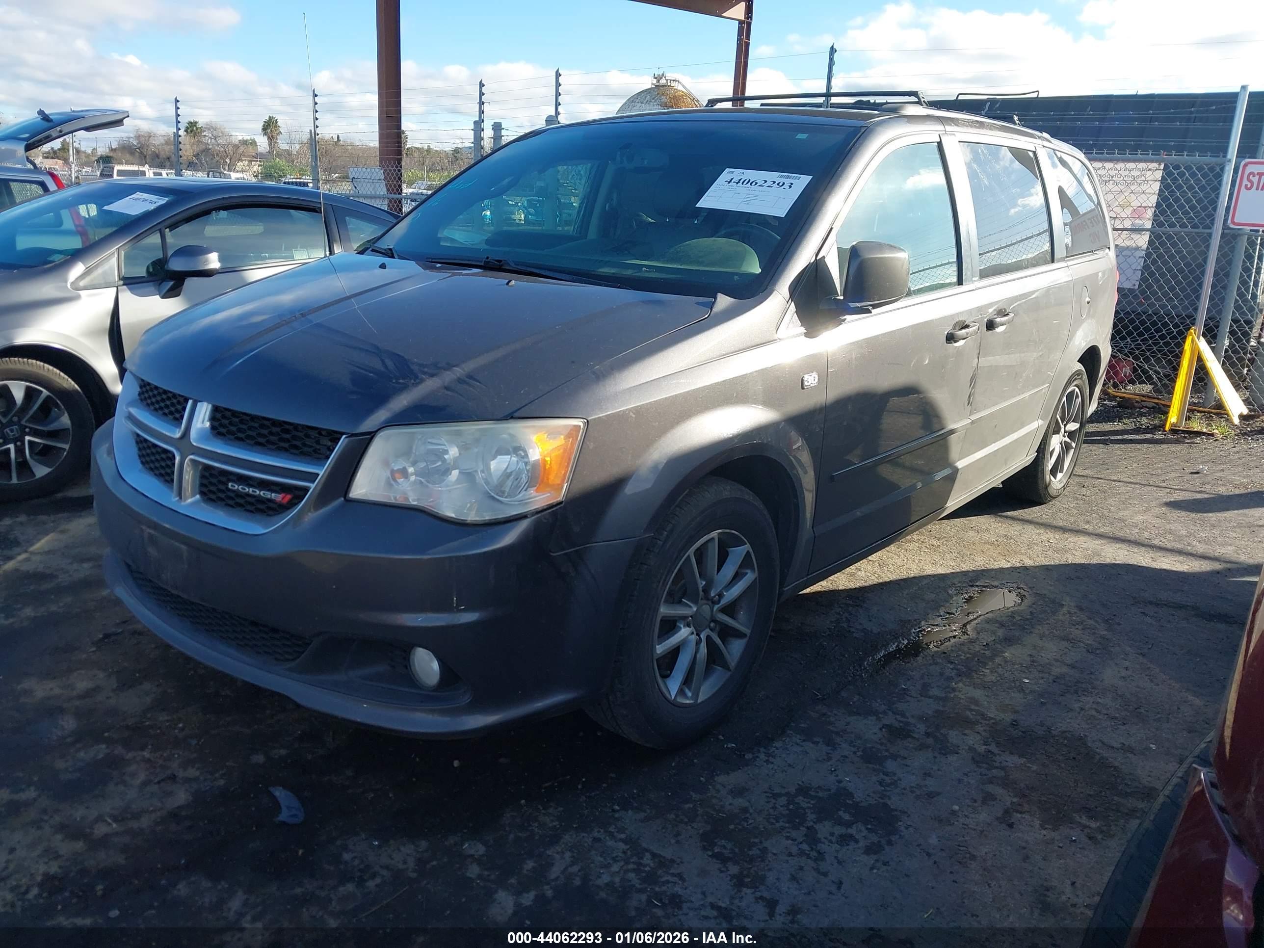 DODGE GRAND image 2