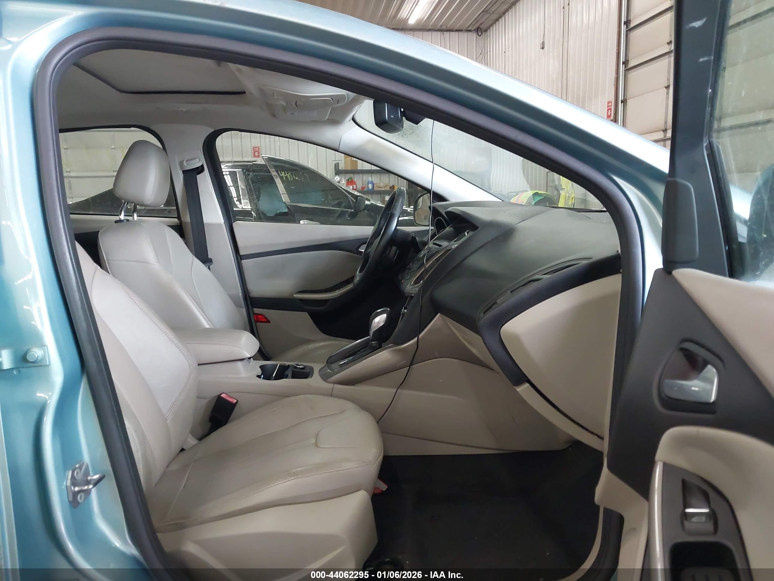 FORD FOCUS image 5