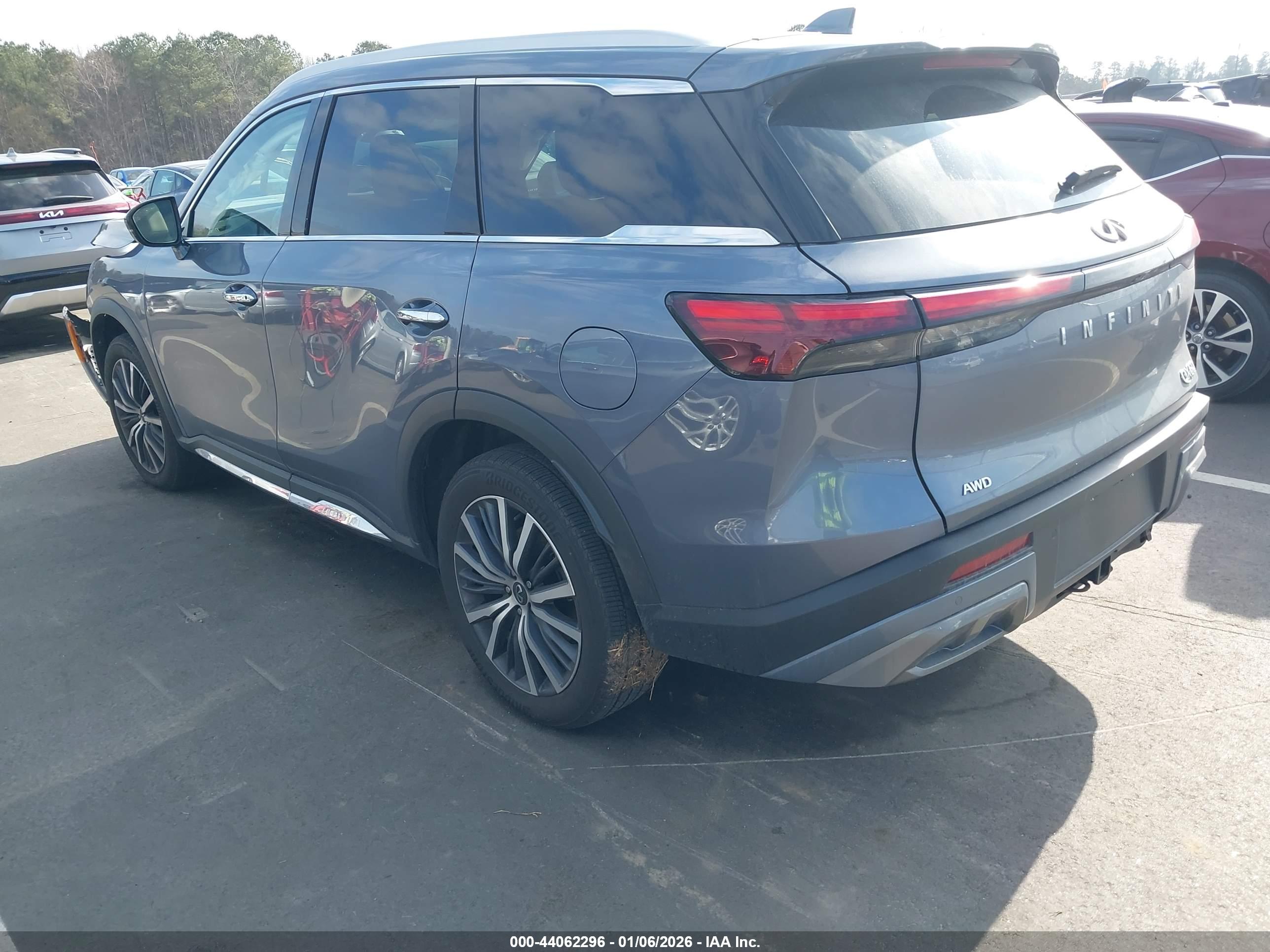 INFINITI QX60 image 3