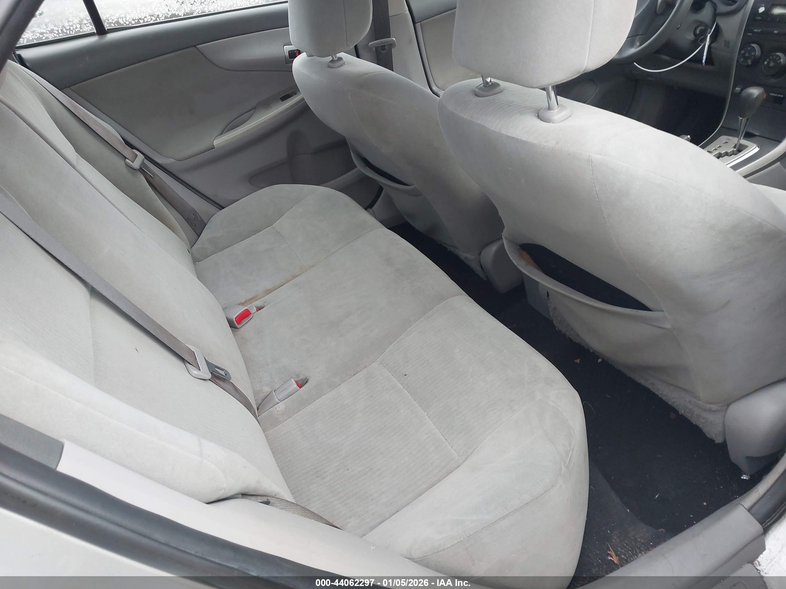TOYOTA COROLLA image 8