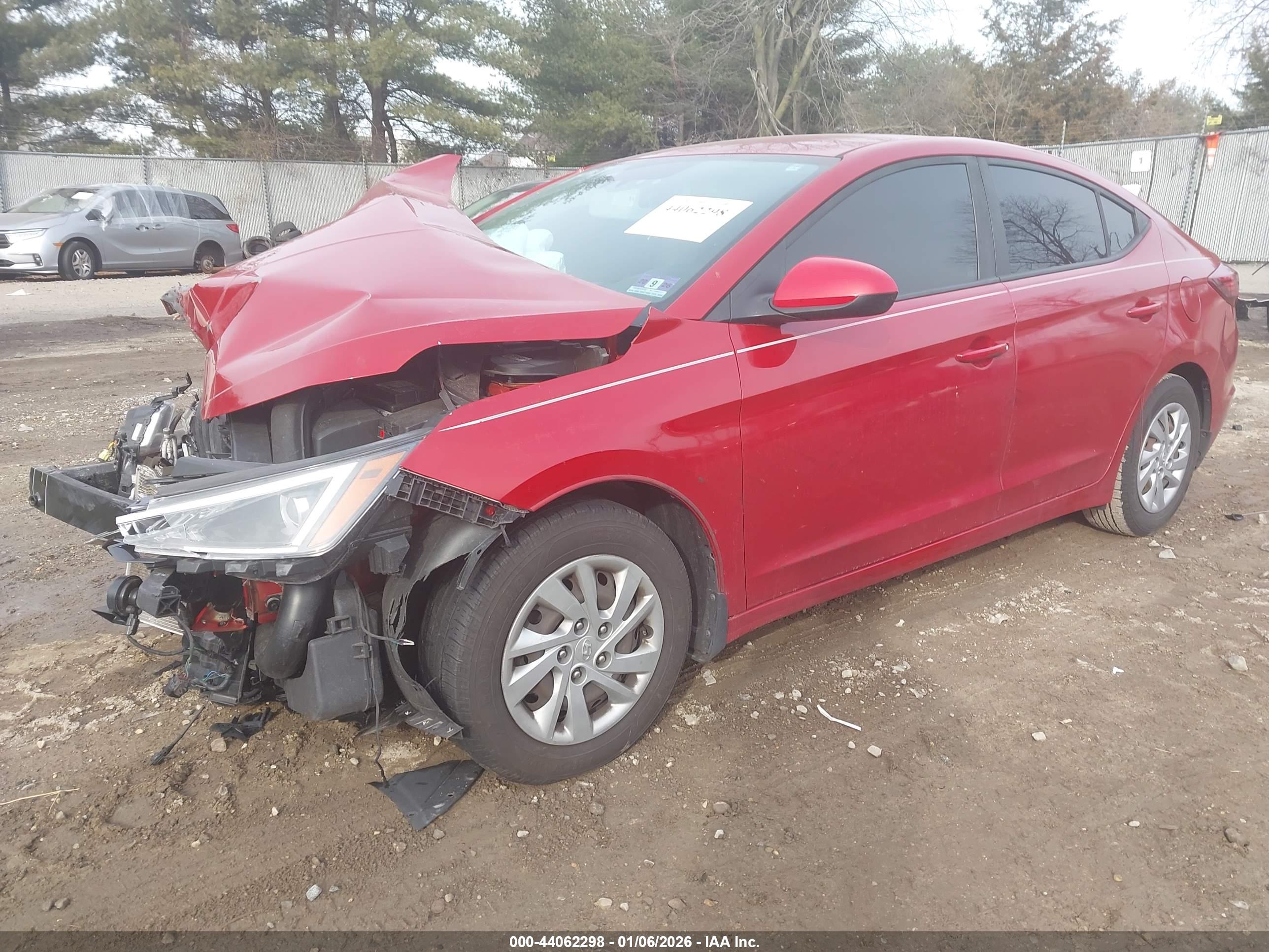 HYUNDAI ELANTRA image 2