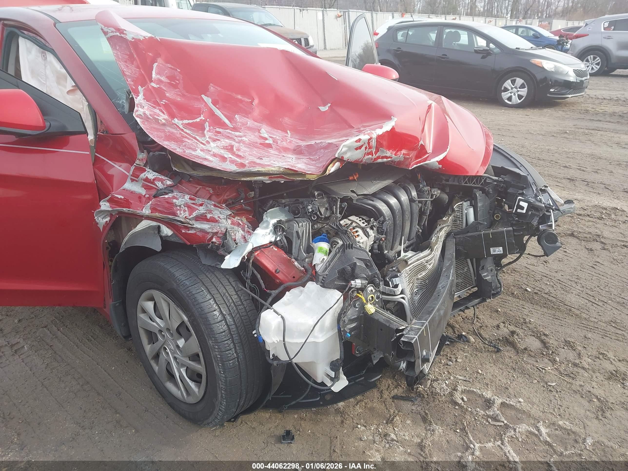 HYUNDAI ELANTRA image 6