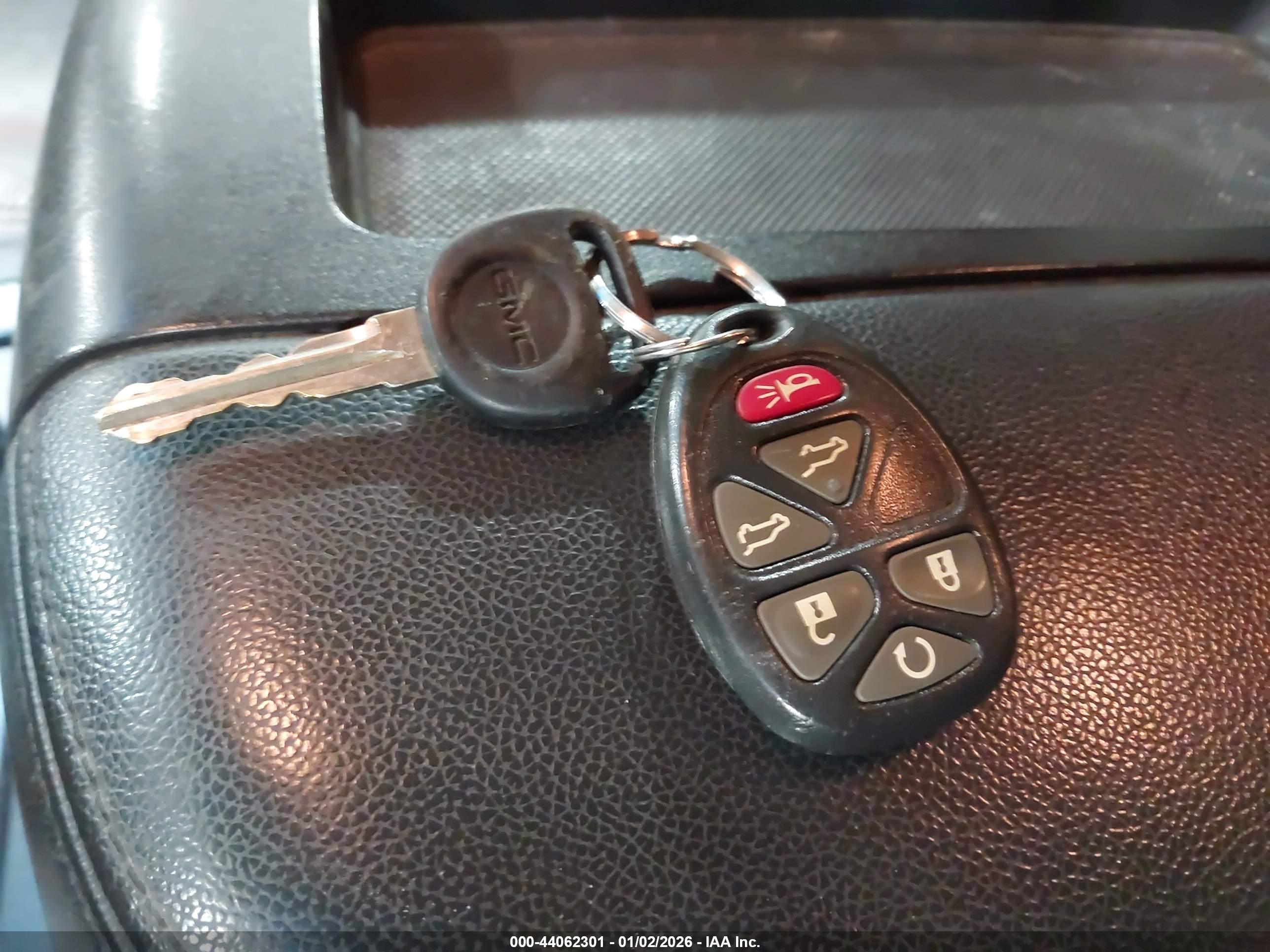 GMC YUKON image 11