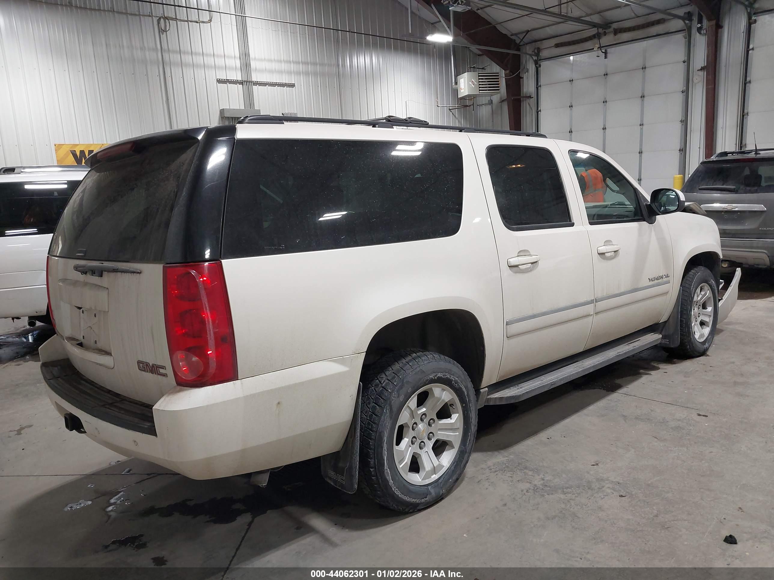 GMC YUKON image 4