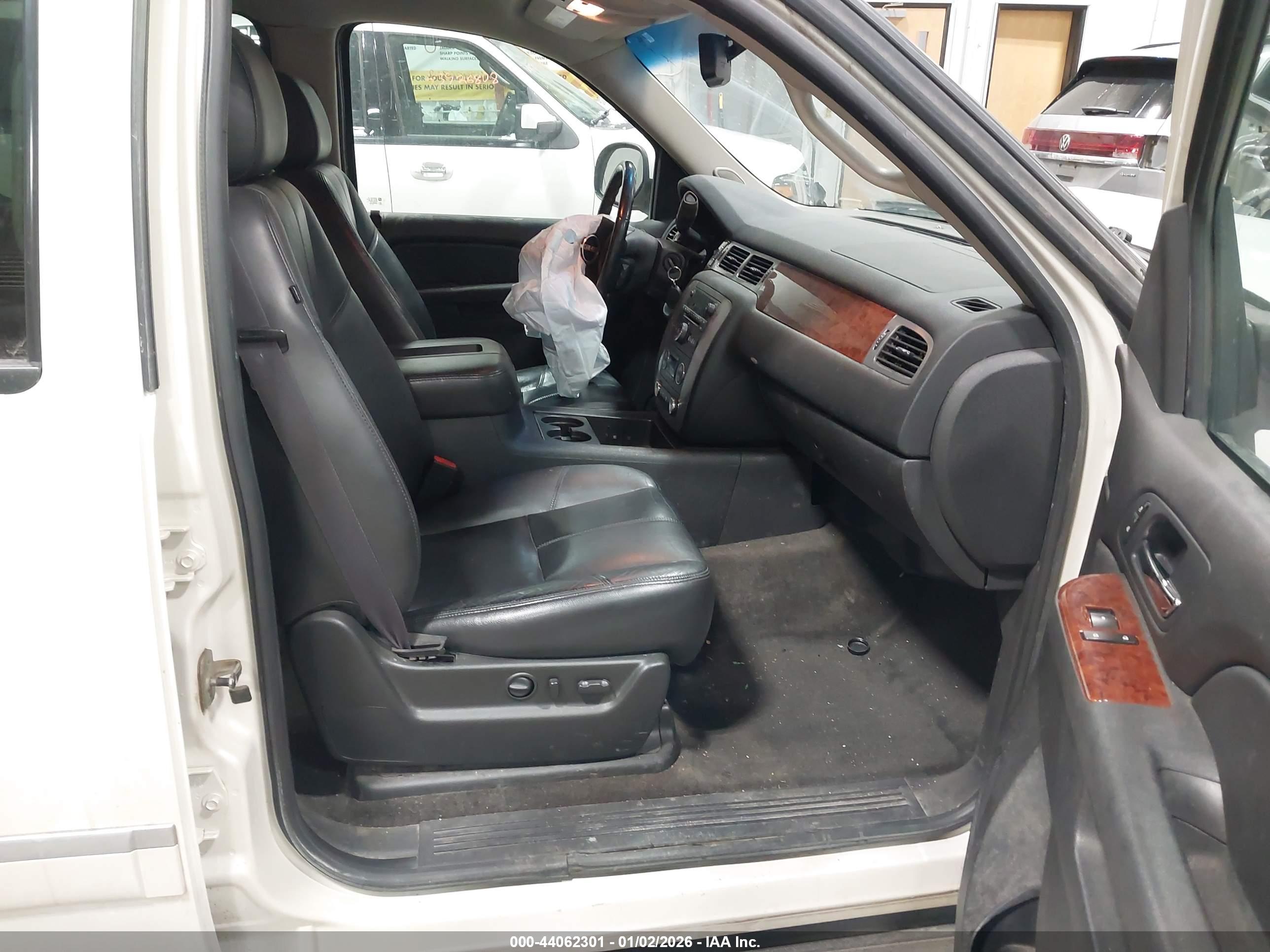 GMC YUKON image 5