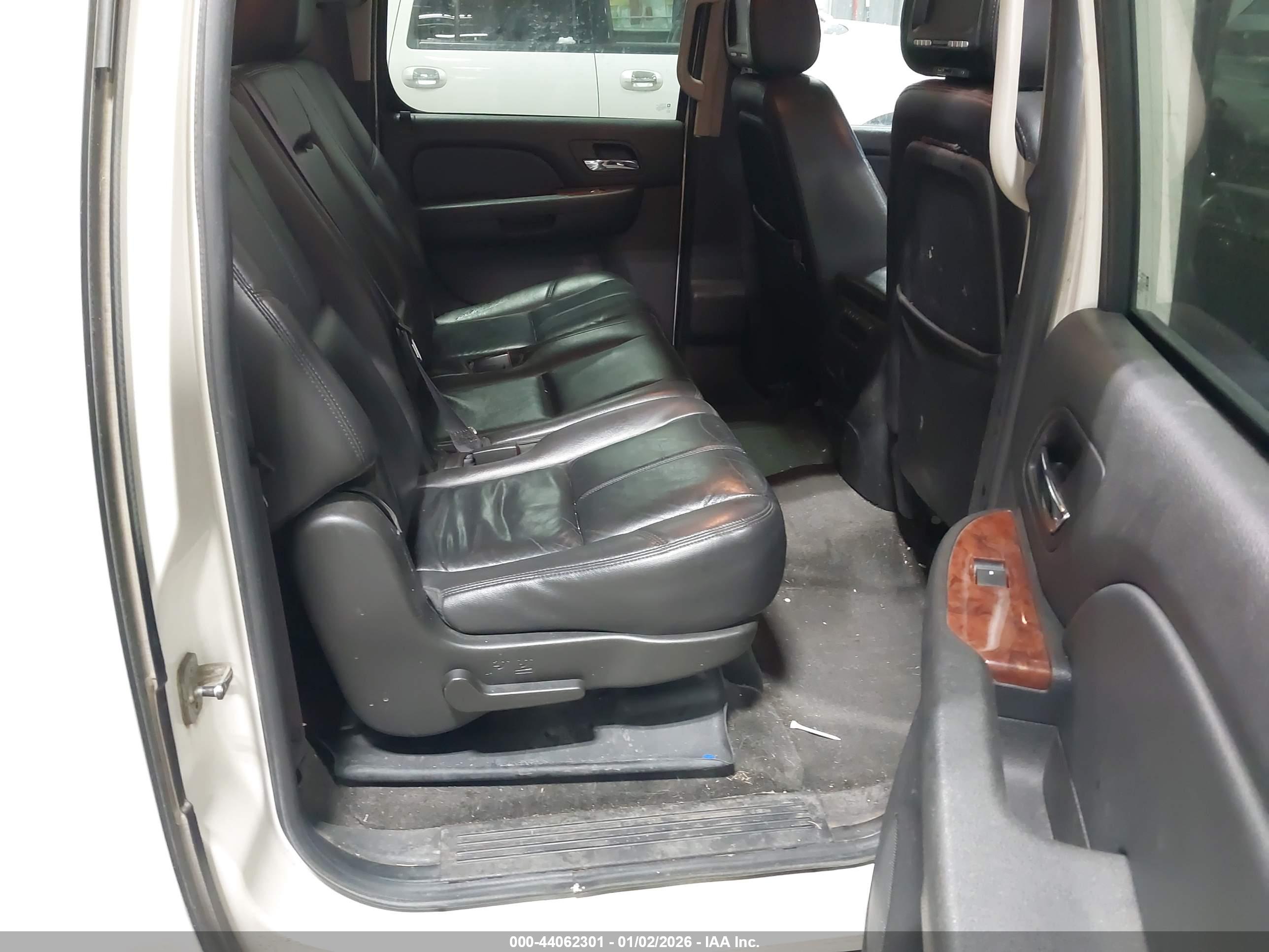 GMC YUKON image 8