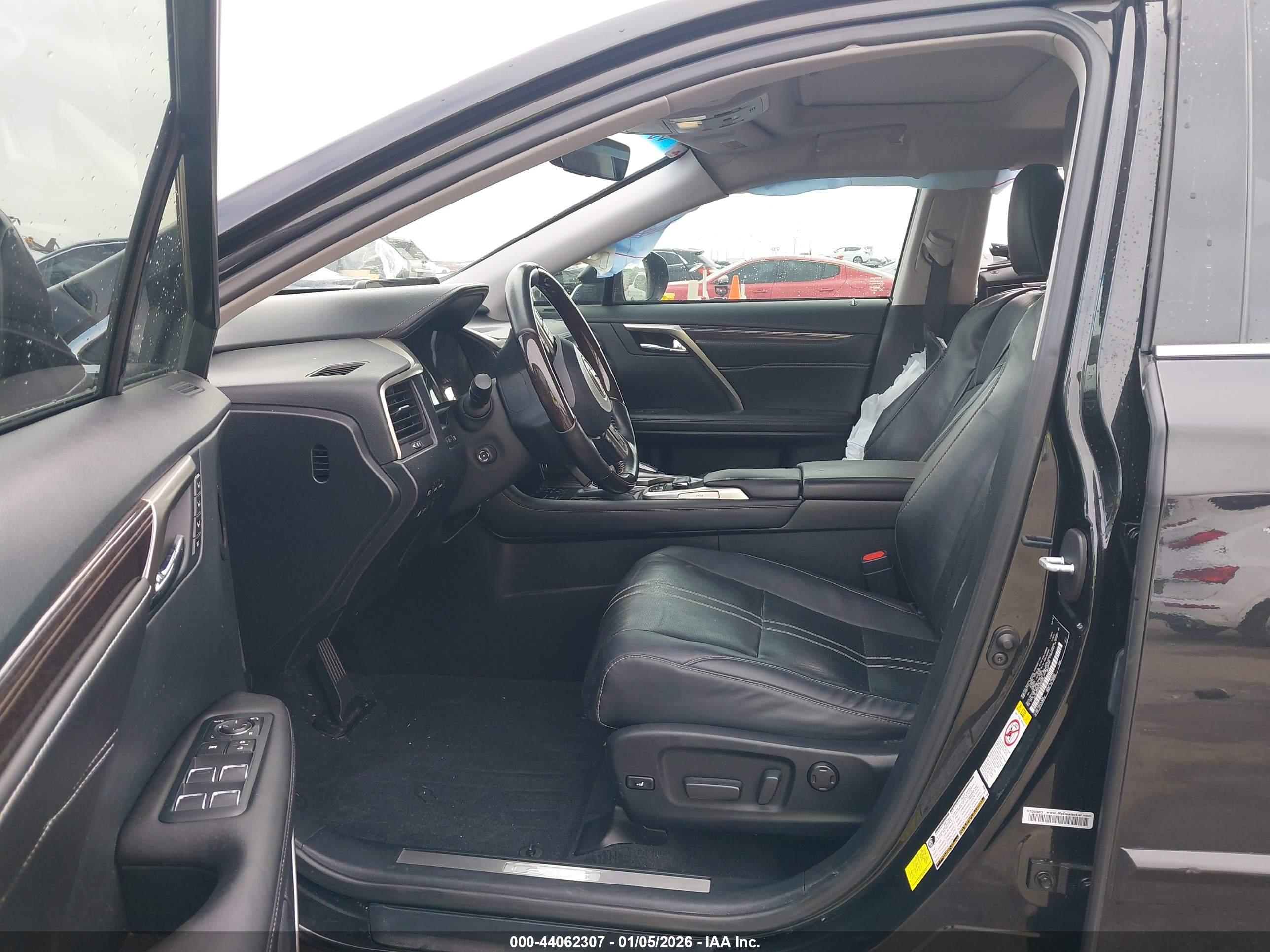 LEXUS RX image 5