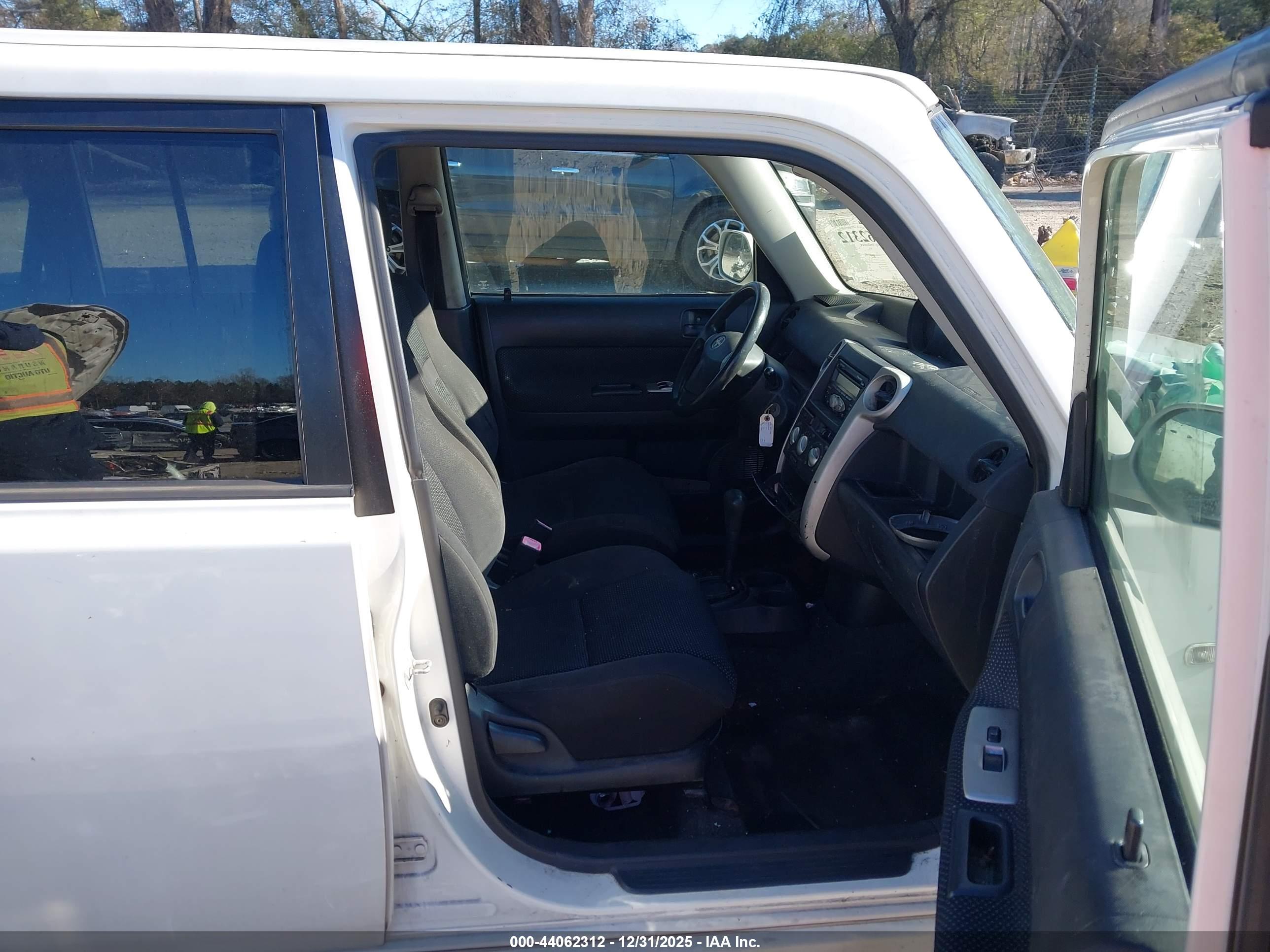 SCION XB image 5
