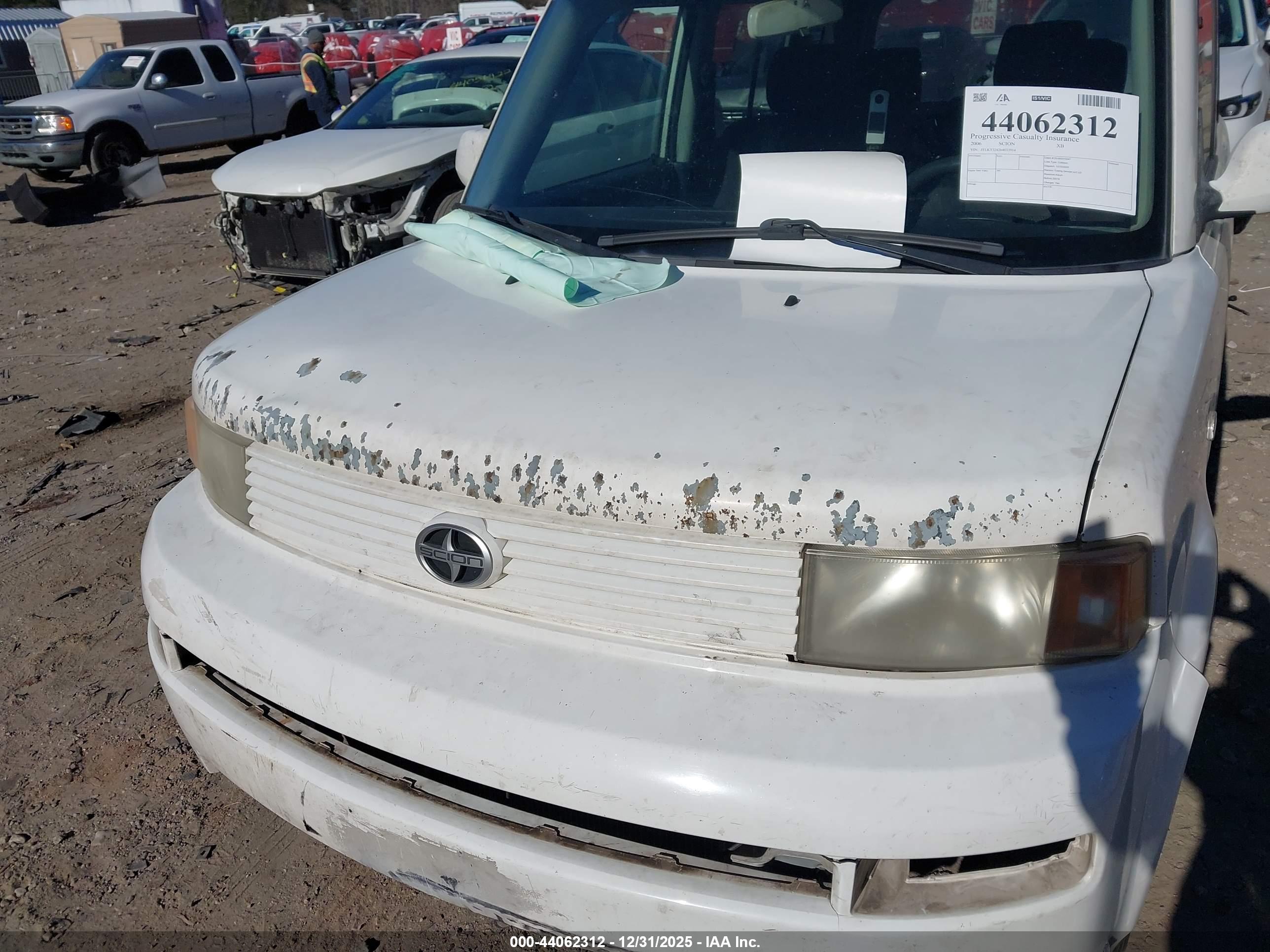 SCION XB image 6