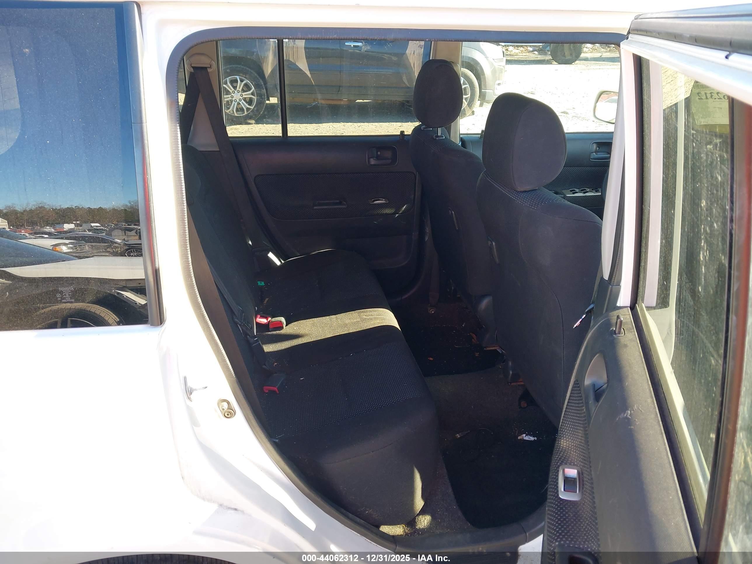 SCION XB image 8