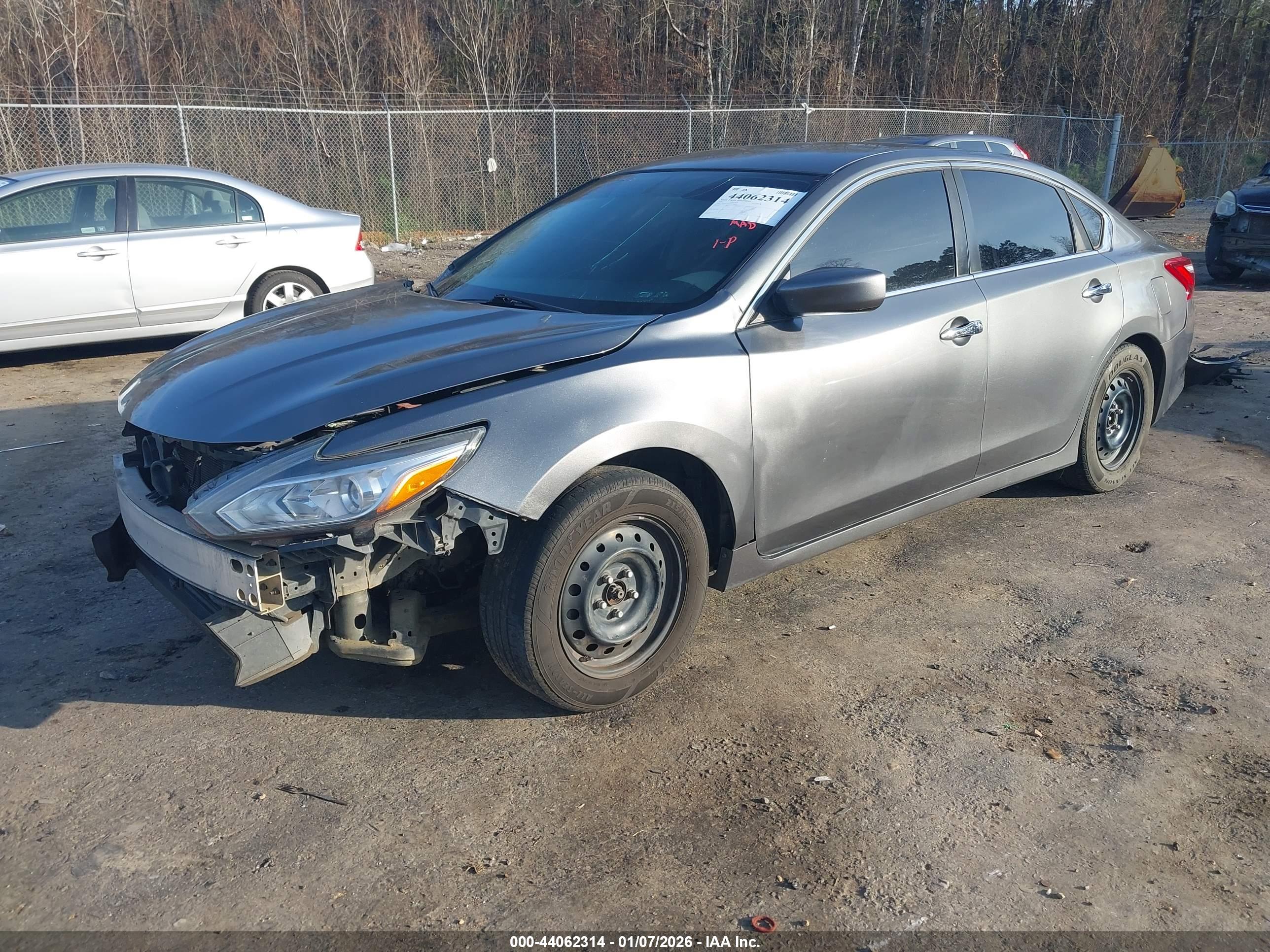 NISSAN ALTIMA image 2
