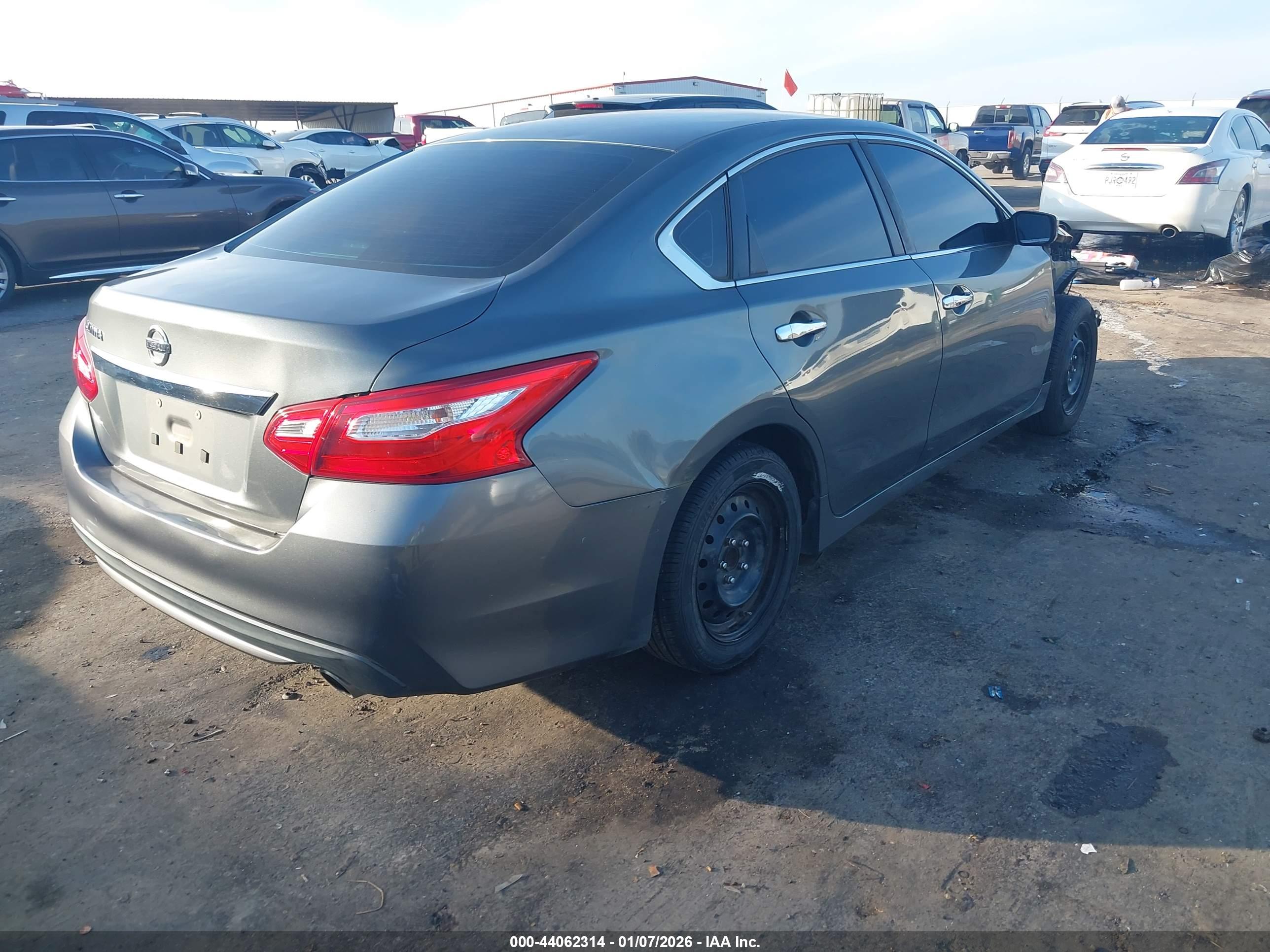 NISSAN ALTIMA image 4