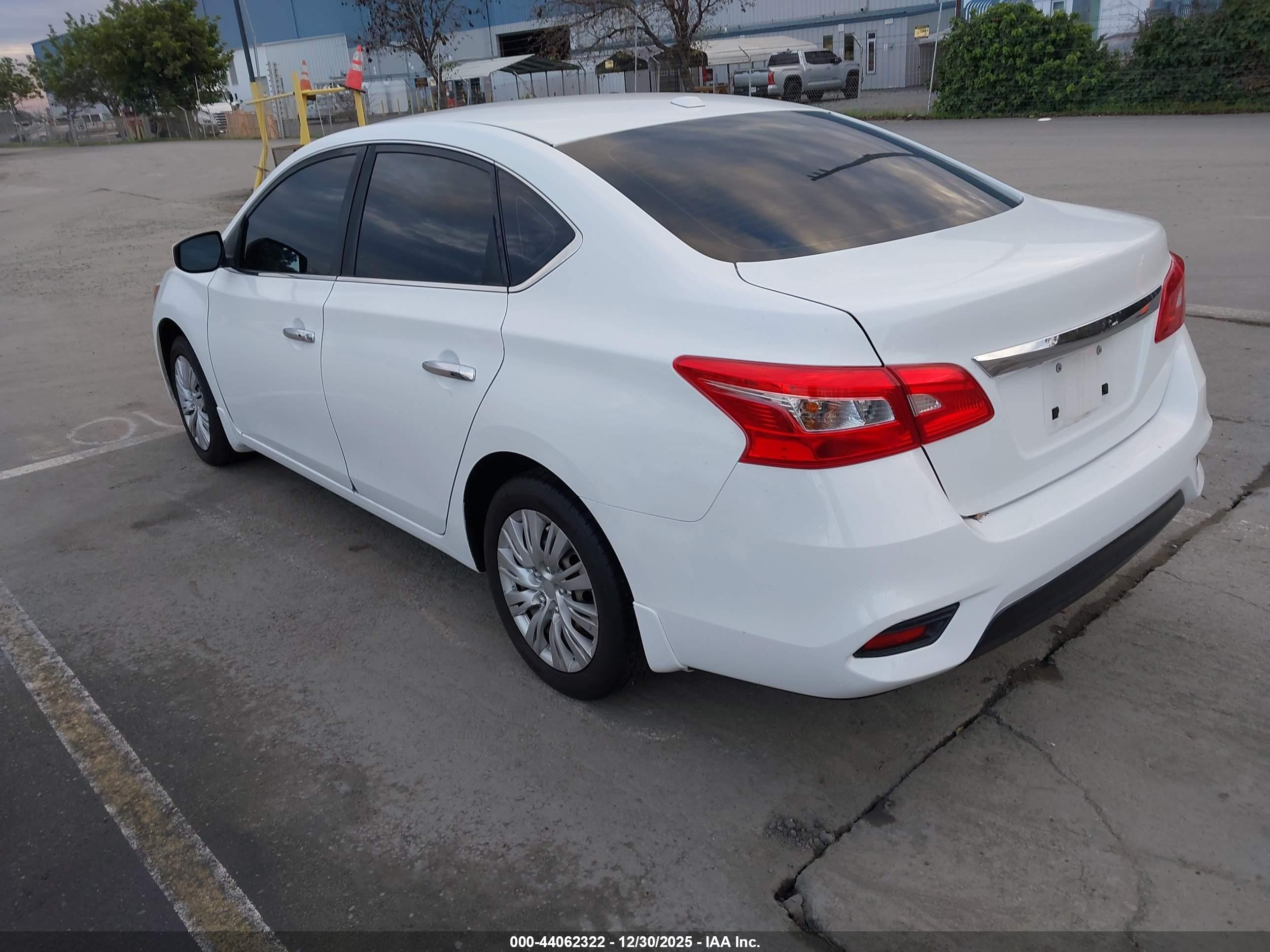 NISSAN SENTRA image 3