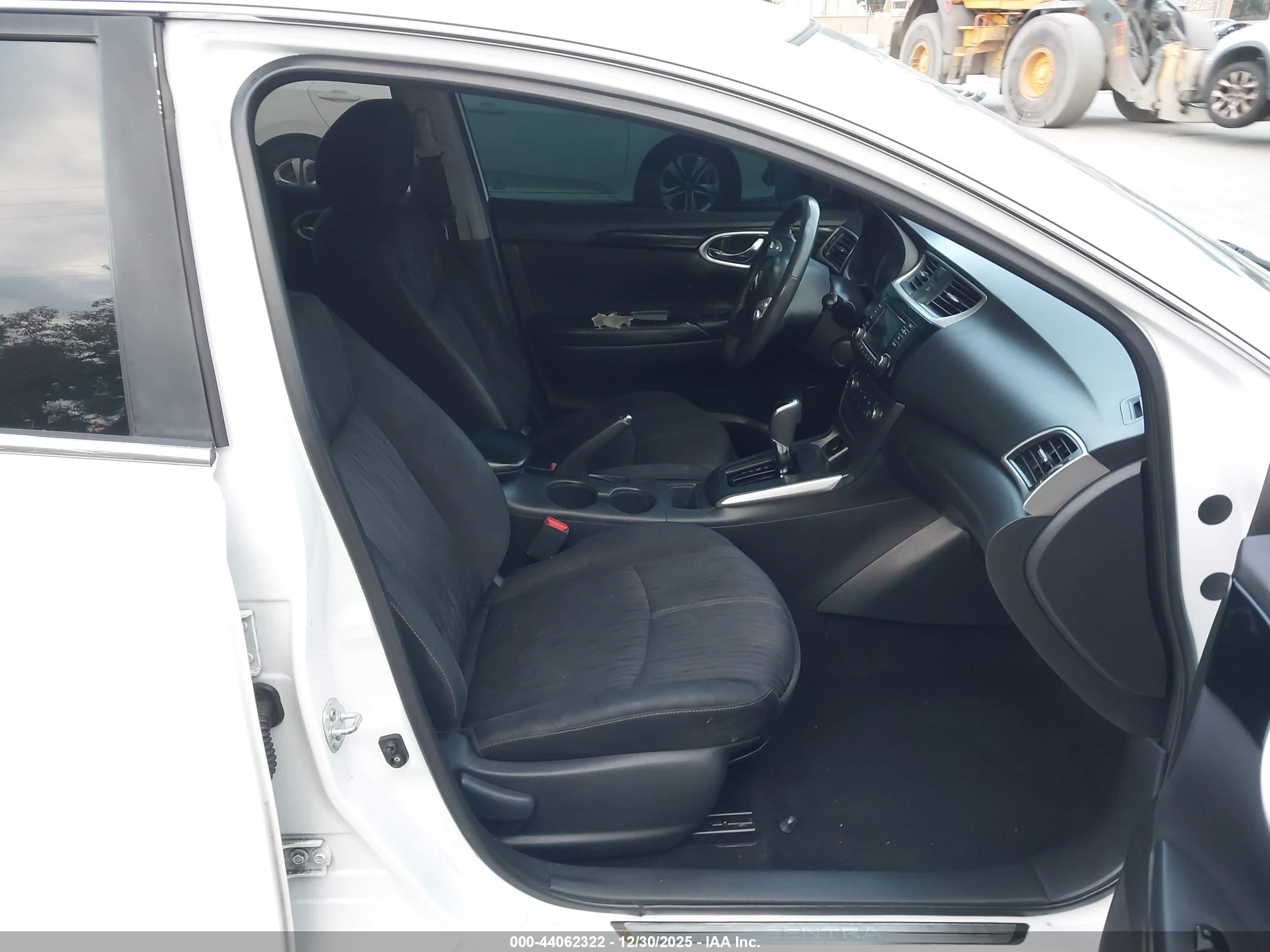 NISSAN SENTRA image 5
