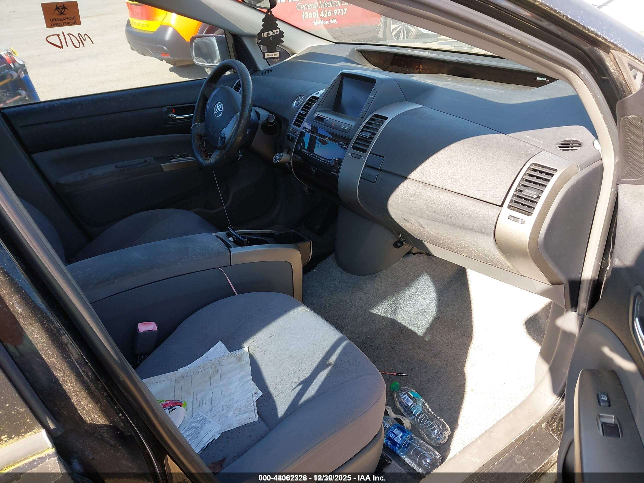 TOYOTA PRIUS image 5