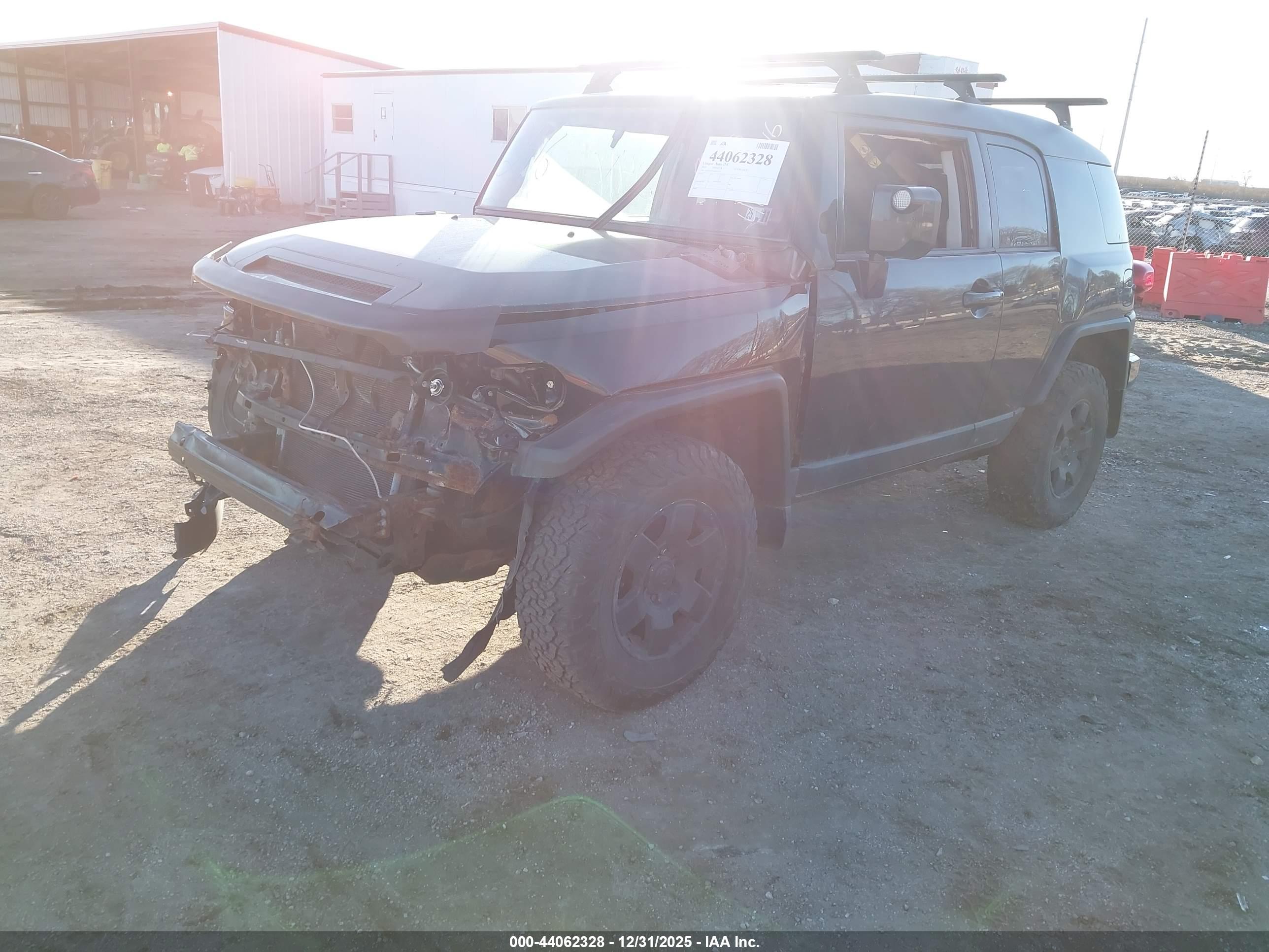 TOYOTA FJ image 2