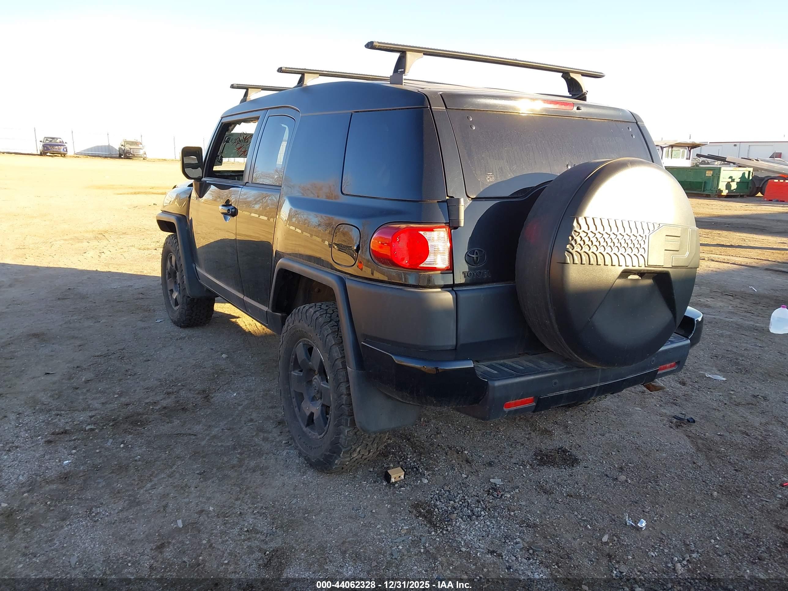 TOYOTA FJ image 3