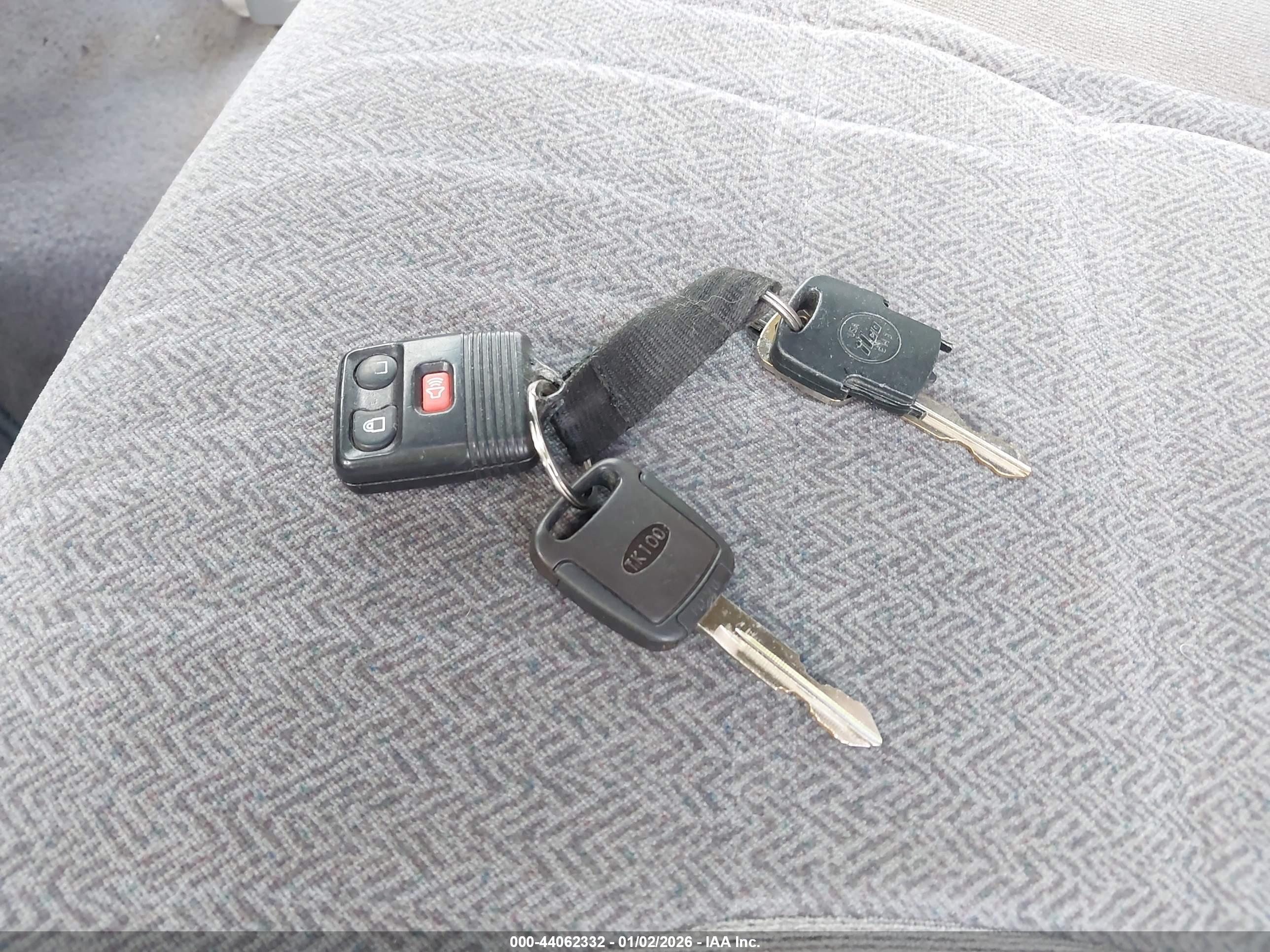 FORD EXPLORER image 11