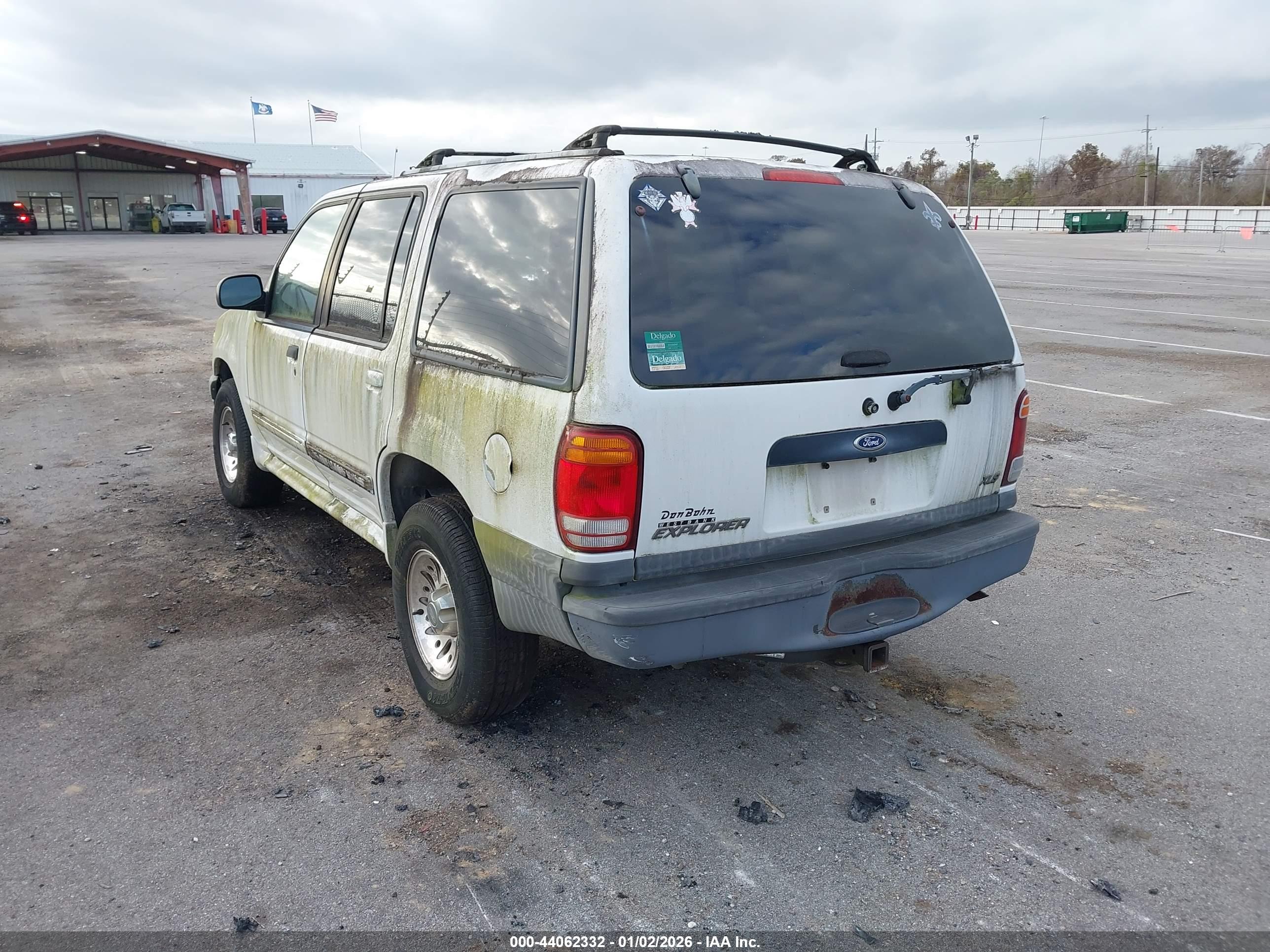 FORD EXPLORER image 3
