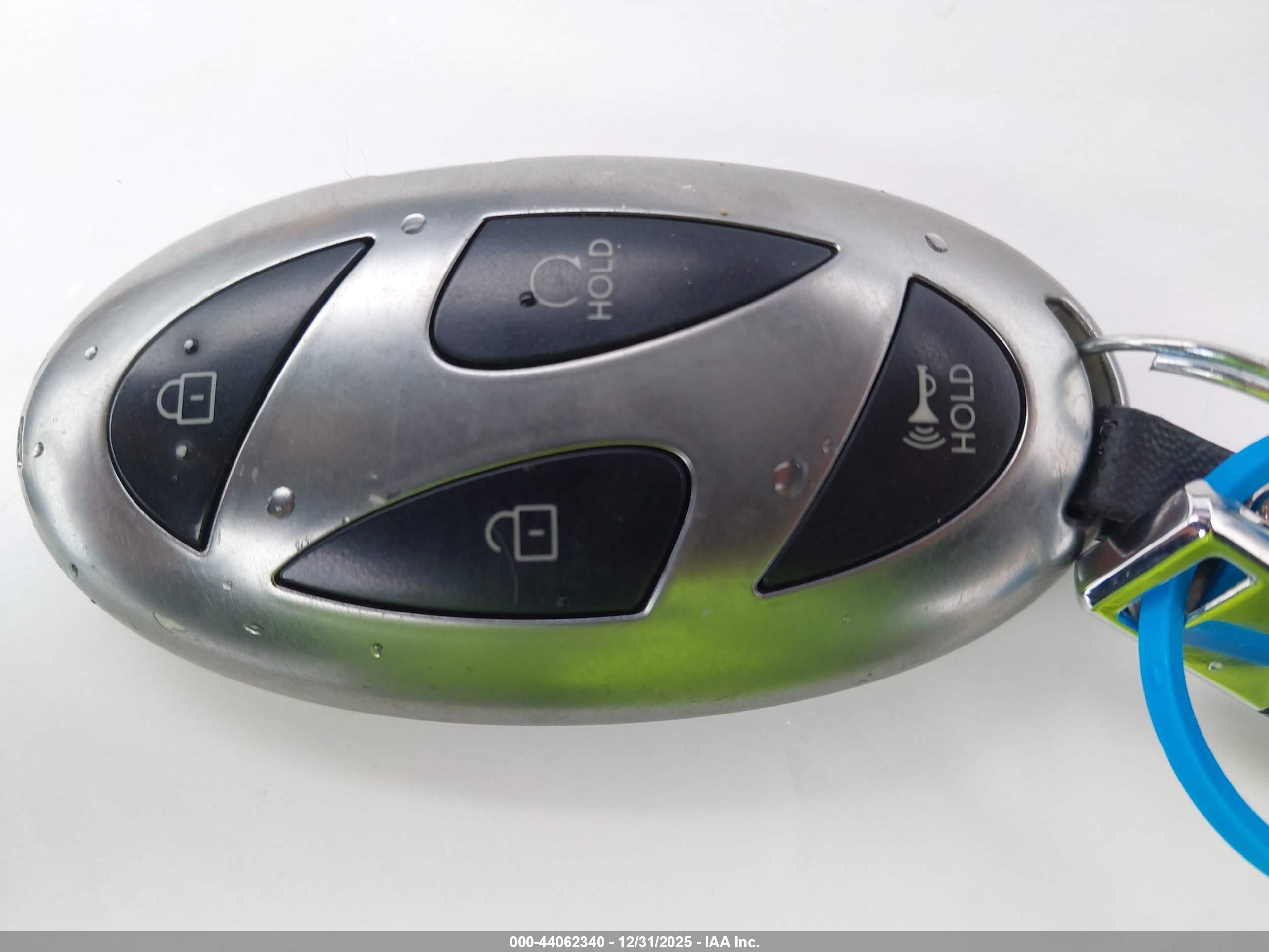 HYUNDAI SANTA image 11
