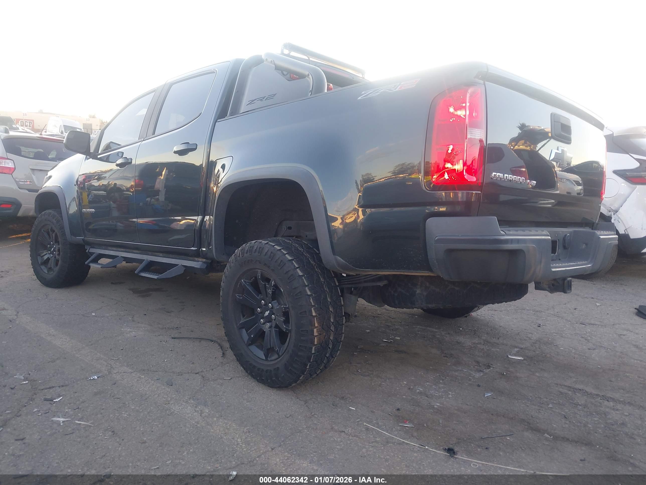 CHEVROLET COLORADO image 3