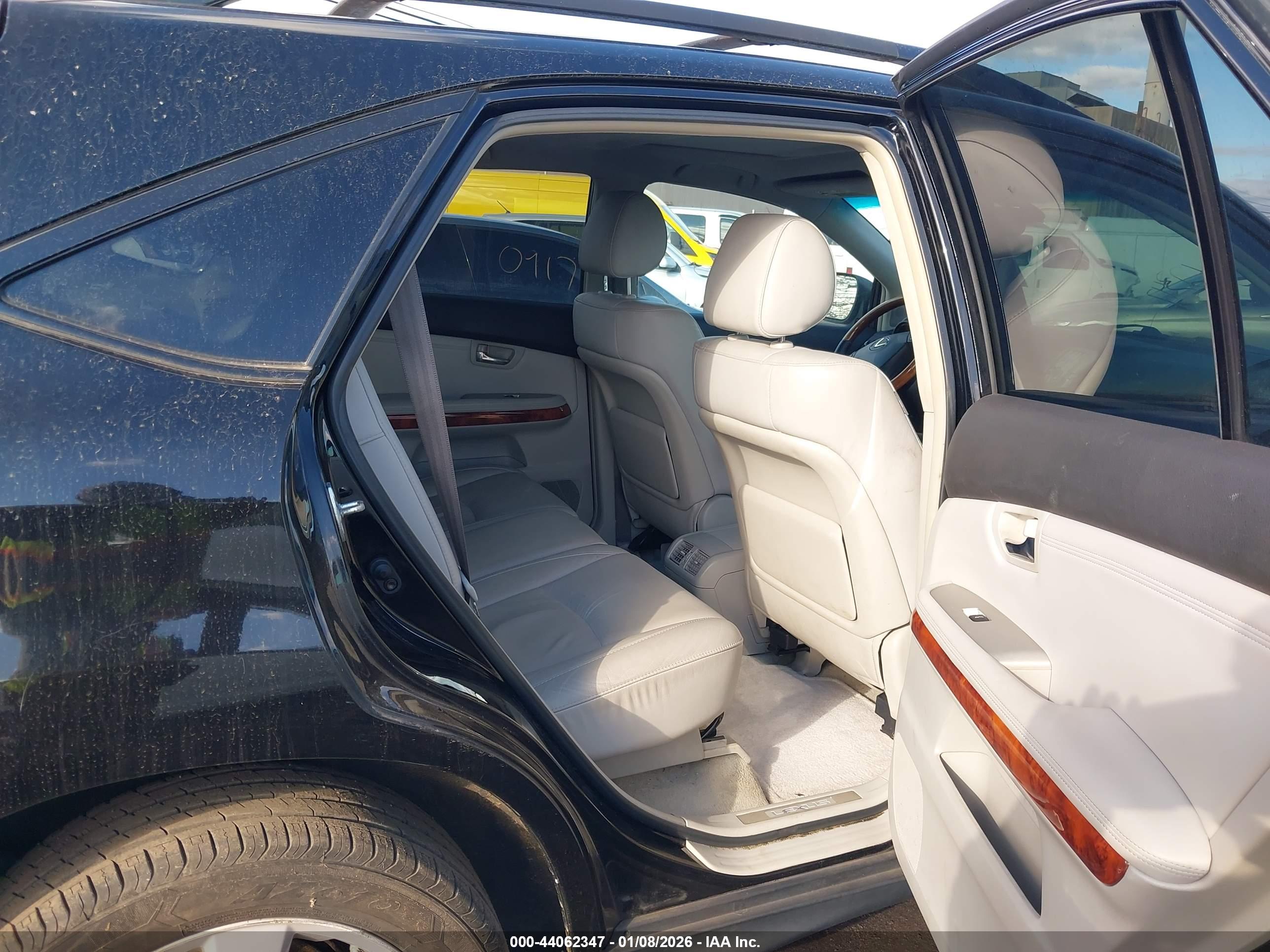 LEXUS RX image 8