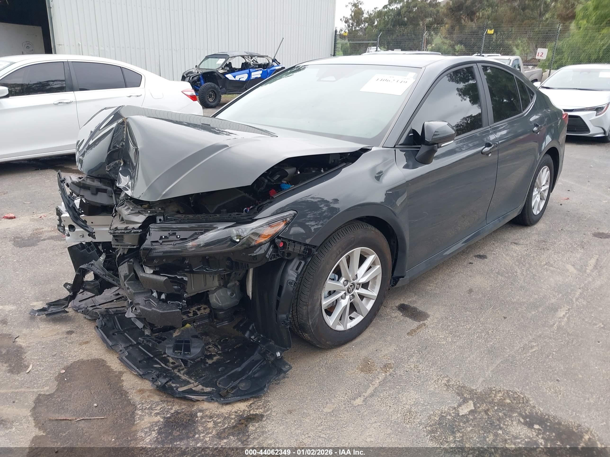 TOYOTA CAMRY image 2