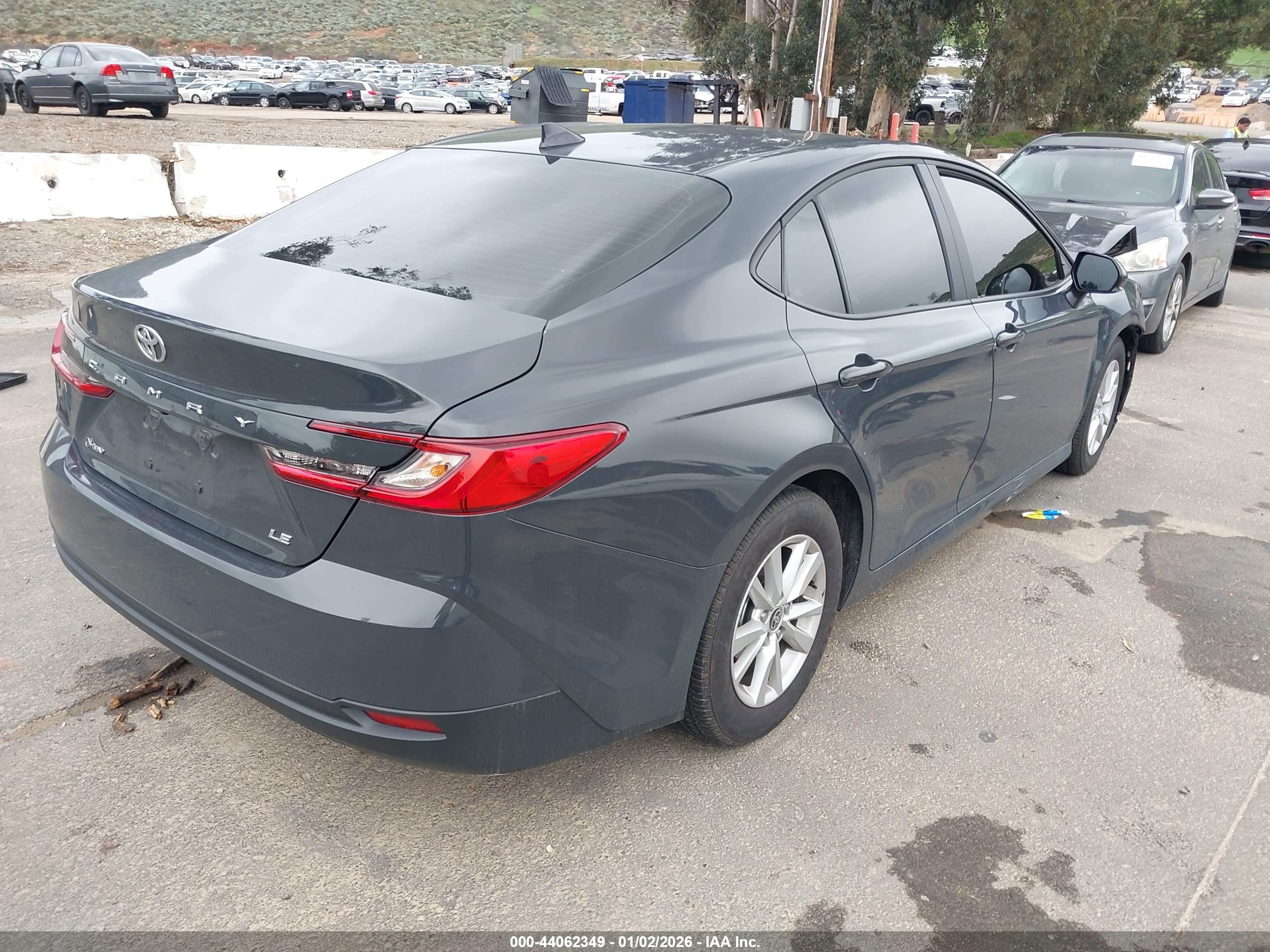 TOYOTA CAMRY image 4
