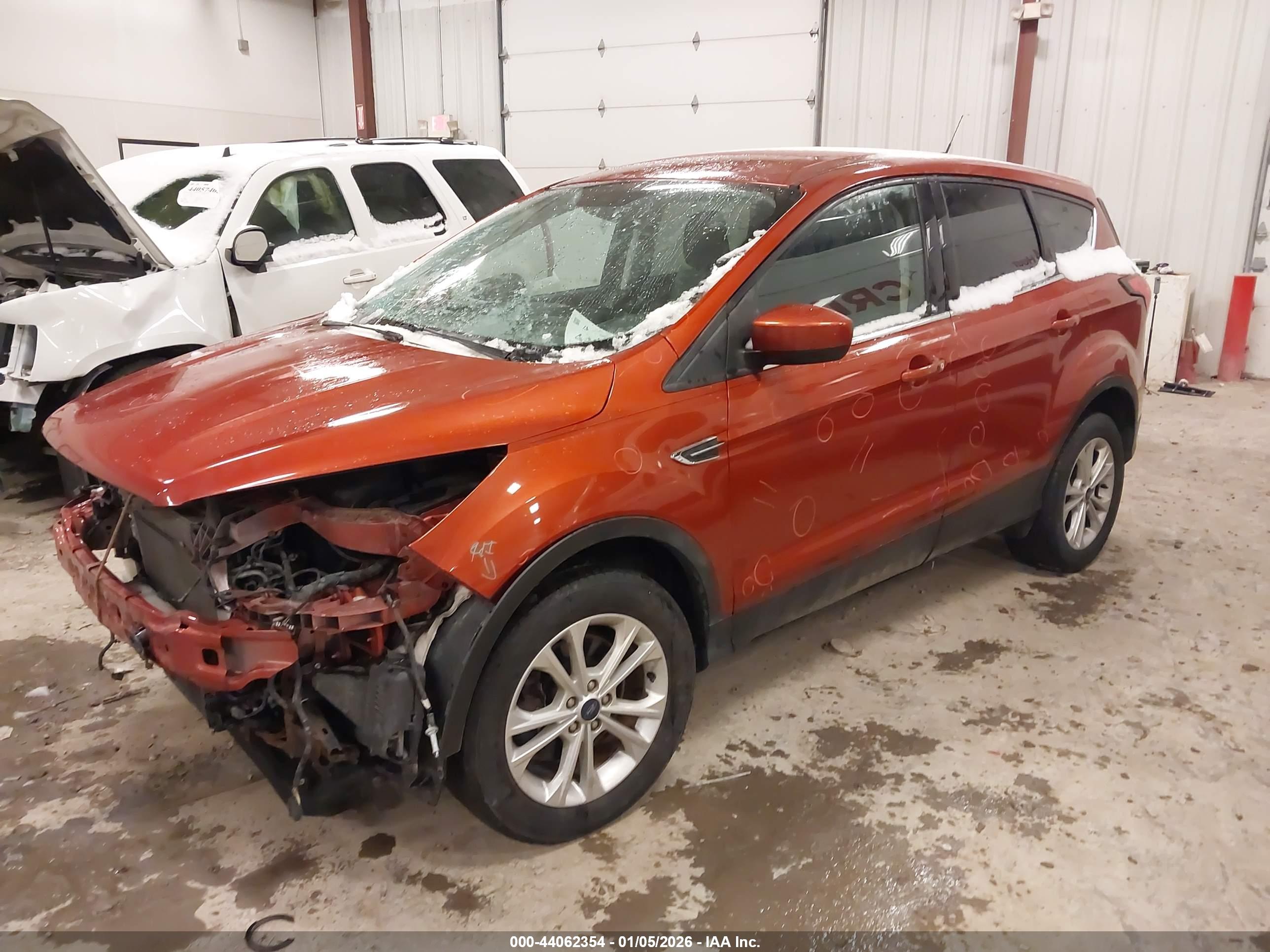 FORD ESCAPE image 2